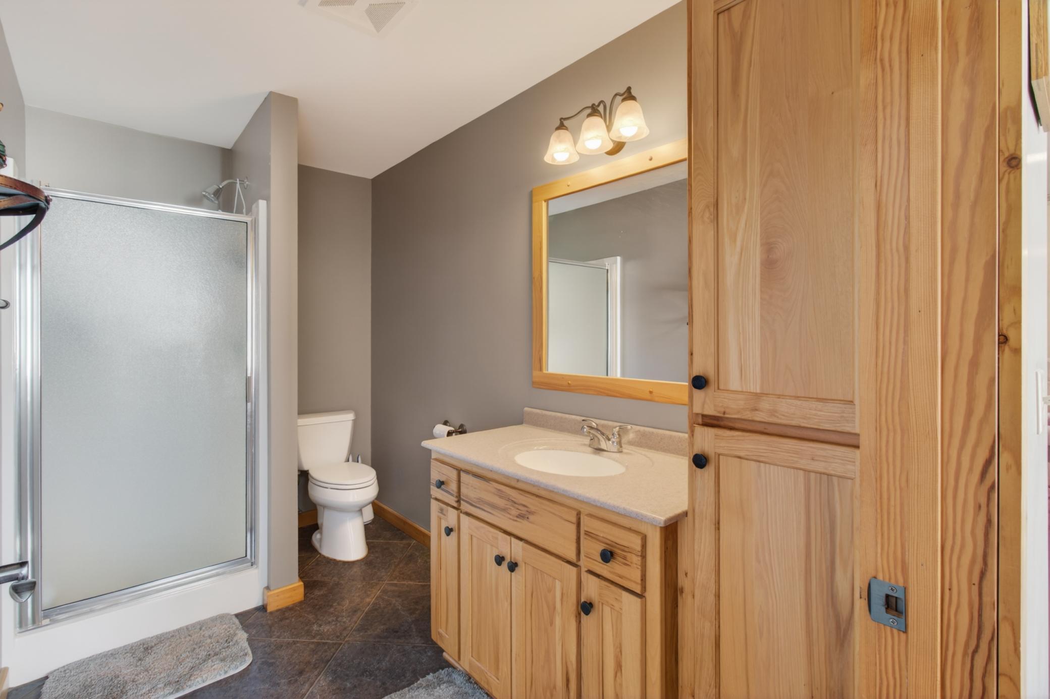 2002 single family home for sale at 10985 Sugar Point Drive NW in Federal Dam, MN — 4 bed, 3 bath (photo 19 of 43)