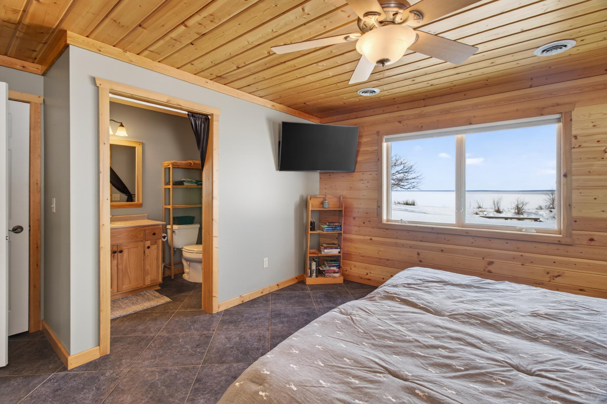 2002 single family home for sale at 10985 Sugar Point Drive NW in Federal Dam, MN — 4 bed, 3 bath (photo 21 of 43)