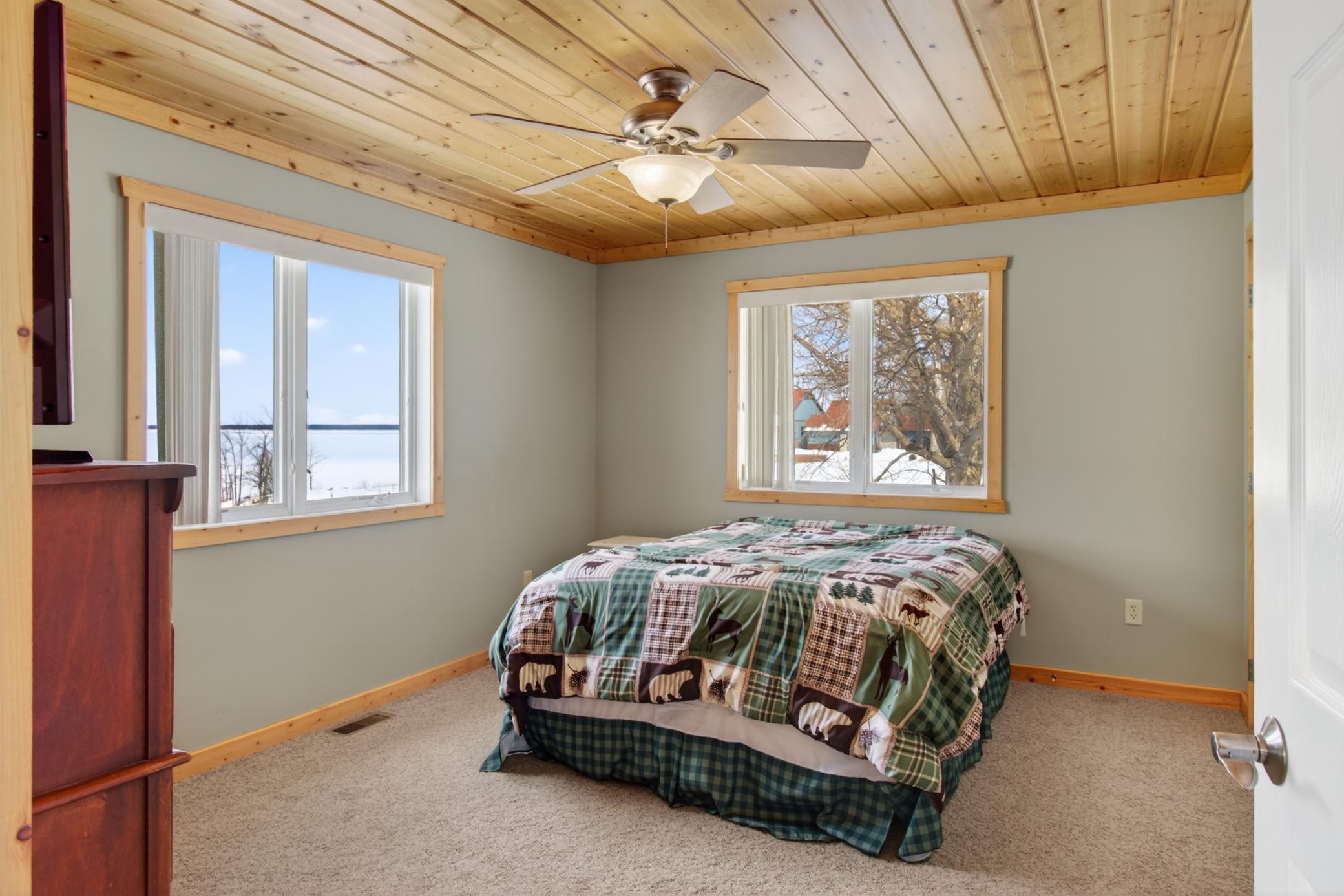 2002 single family home for sale at 10985 Sugar Point Drive NW in Federal Dam, MN — 4 bed, 3 bath (photo 26 of 43)