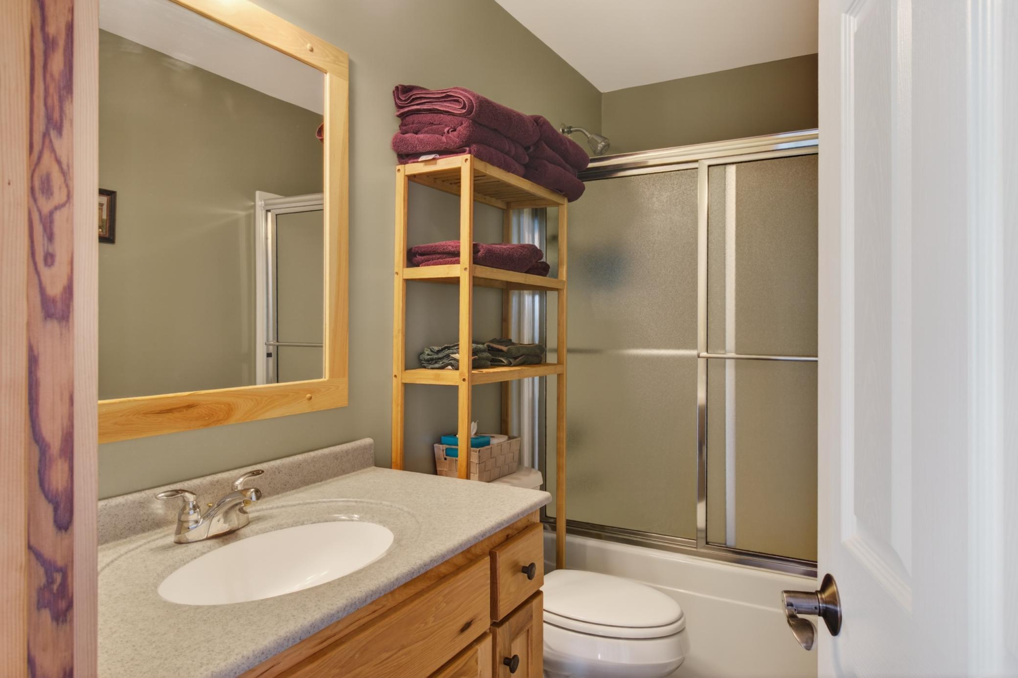 2002 single family home for sale at 10985 Sugar Point Drive NW in Federal Dam, MN — 4 bed, 3 bath (photo 28 of 43)