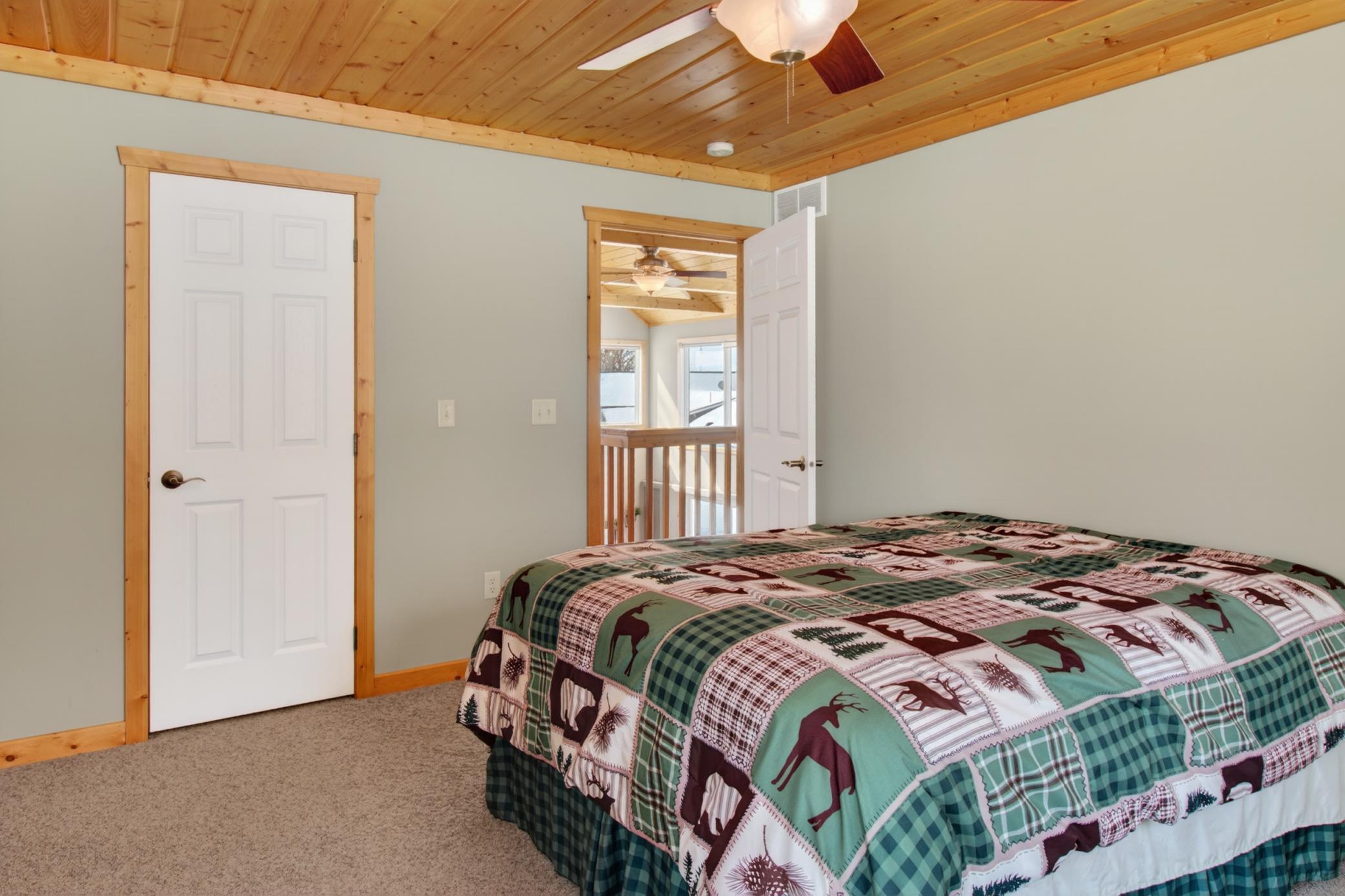2002 single family home for sale at 10985 Sugar Point Drive NW in Federal Dam, MN — 4 bed, 3 bath (photo 30 of 43)