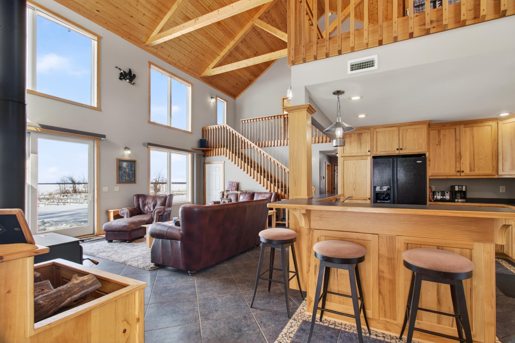 2002 single family home for sale at 10985 Sugar Point Drive NW in Federal Dam, MN — 4 bed, 3 bath (photo 5 of 43)
