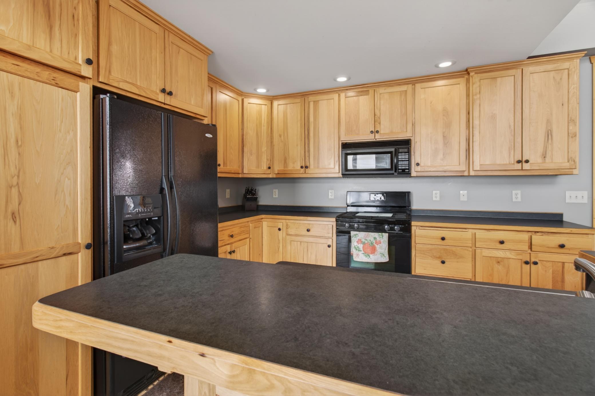 2002 single family home for sale at 10985 Sugar Point Drive NW in Federal Dam, MN — 4 bed, 3 bath (photo 6 of 43)