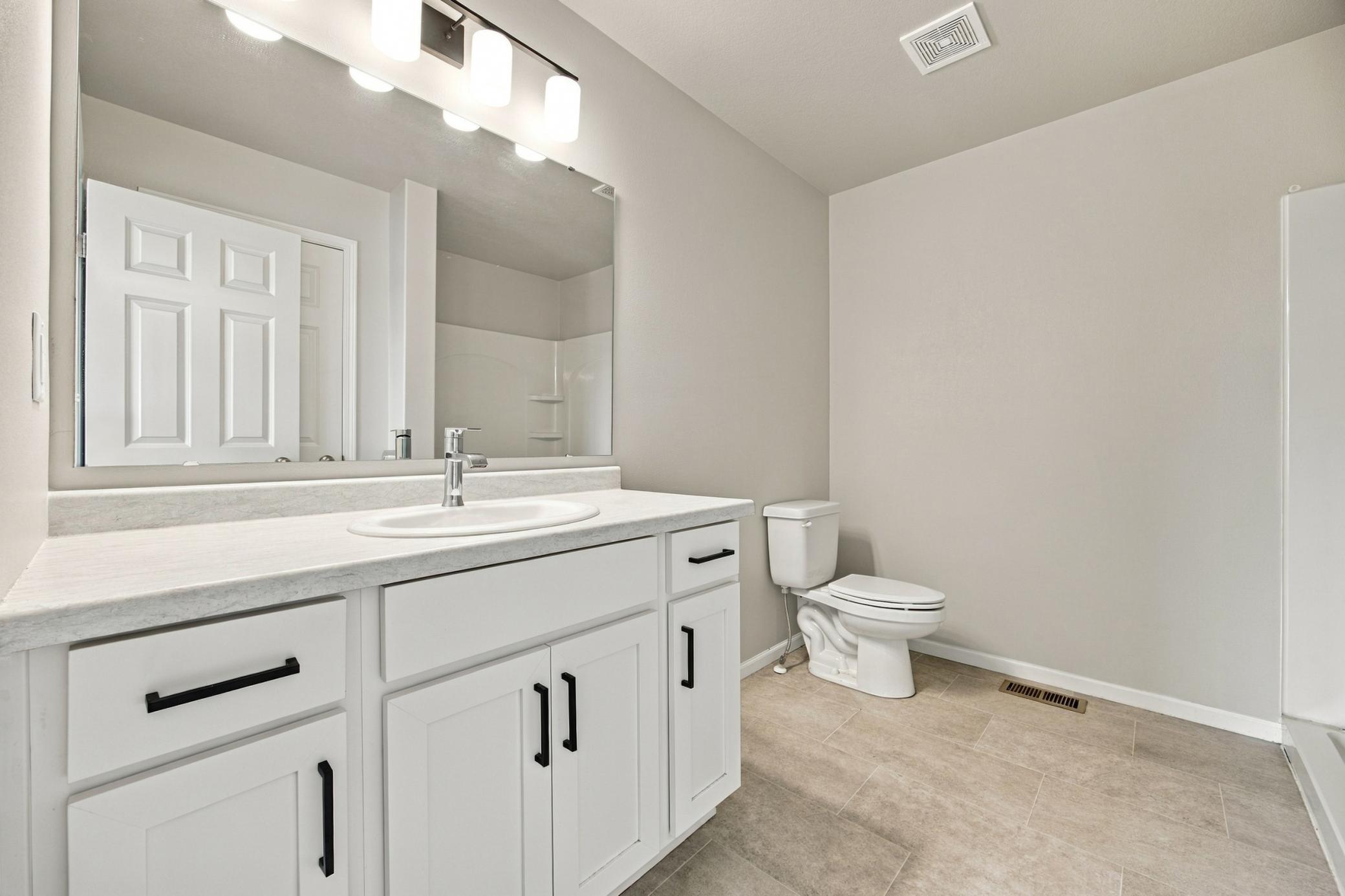 2023 single family home for sale at 1228 Rachel Drive W in West Fargo, ND — 3 bed, 3 bath (photo 11 of 34)