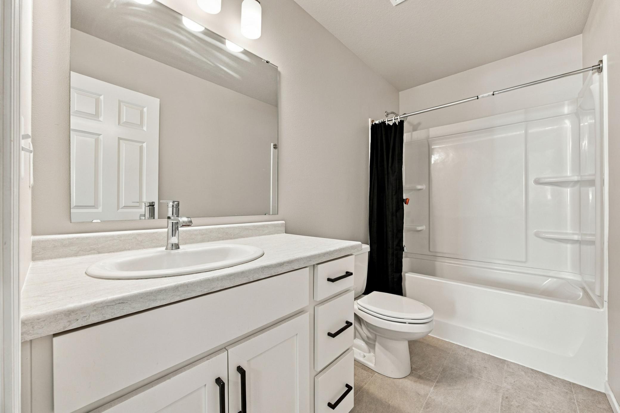 2023 single family home for sale at 1228 Rachel Drive W in West Fargo, ND — 3 bed, 3 bath (photo 19 of 34)