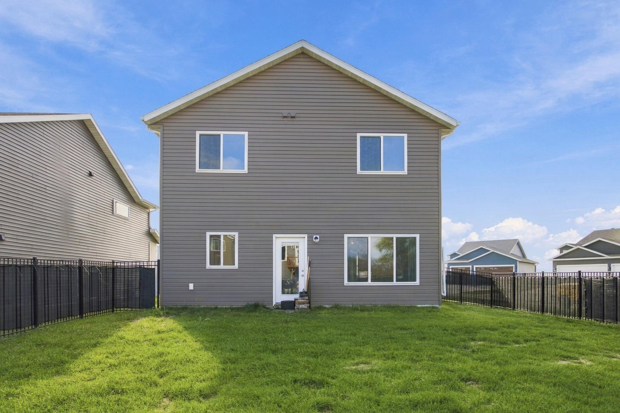 2023 single family home for sale at 1228 Rachel Drive W in West Fargo, ND — 3 bed, 3 bath (photo 22 of 34)