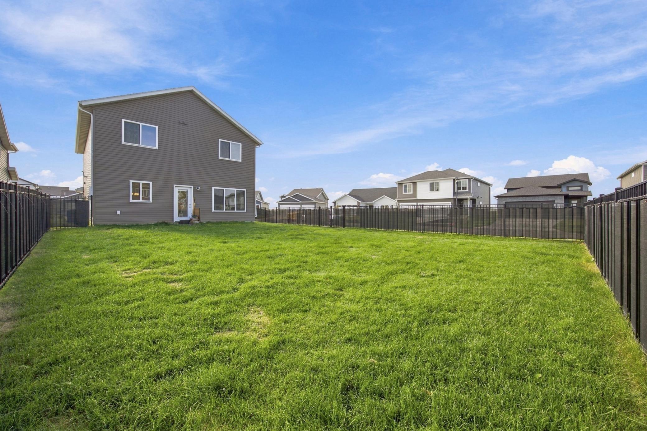 2023 single family home for sale at 1228 Rachel Drive W in West Fargo, ND — 3 bed, 3 bath (photo 23 of 34)