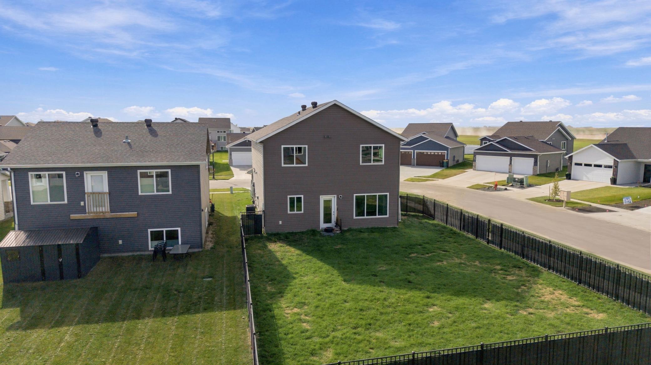 2023 single family home for sale at 1228 Rachel Drive W in West Fargo, ND — 3 bed, 3 bath (photo 27 of 34)