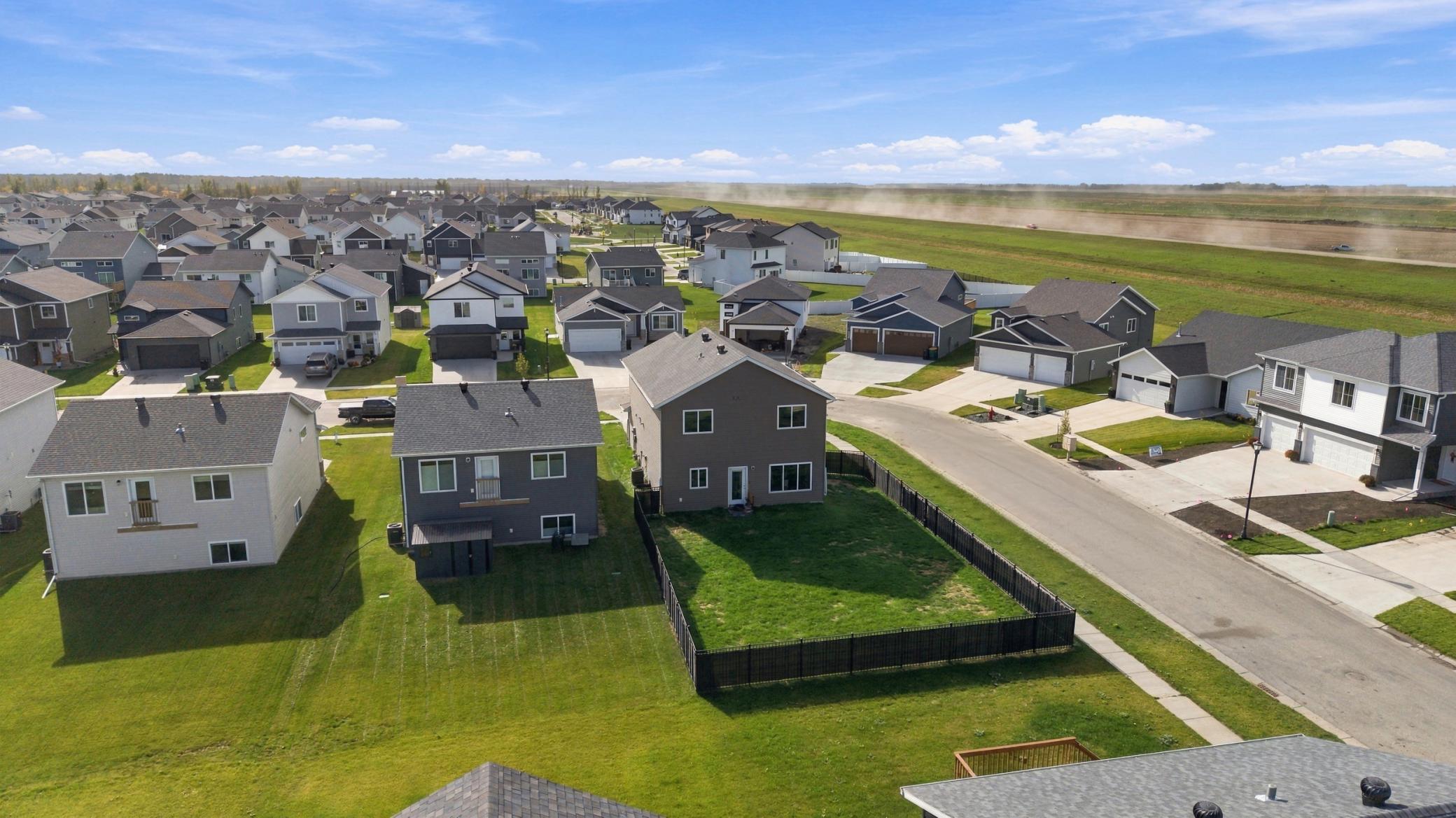 2023 single family home for sale at 1228 Rachel Drive W in West Fargo, ND — 3 bed, 3 bath (photo 28 of 34)