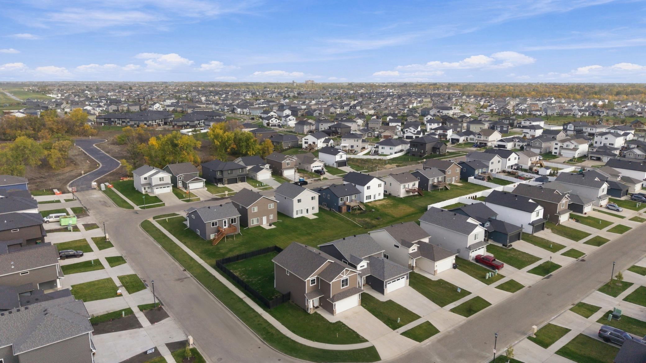 2023 single family home for sale at 1228 Rachel Drive W in West Fargo, ND — 3 bed, 3 bath (photo 29 of 34)
