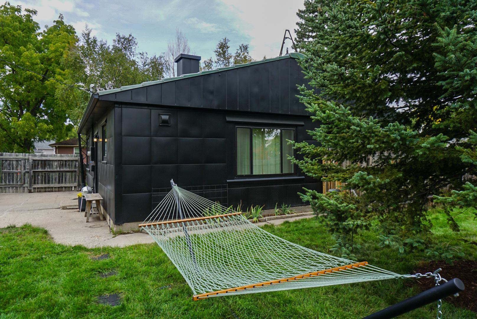 1950 single family home for sale at 1501 5th Street S in Fargo, ND — 2 bed, 1 bath (photo 35 of 38)