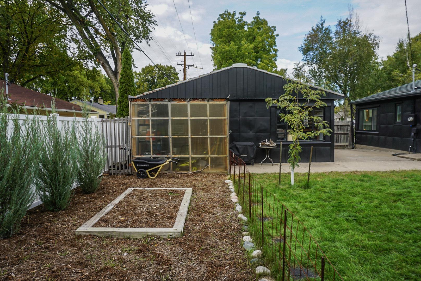 1950 single family home for sale at 1501 5th Street S in Fargo, ND — 2 bed, 1 bath (photo 36 of 38)