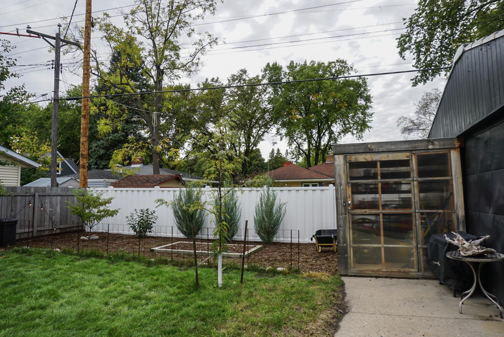 1950 single family home for sale at 1501 5th Street S in Fargo, ND — 2 bed, 1 bath (photo 37 of 38)
