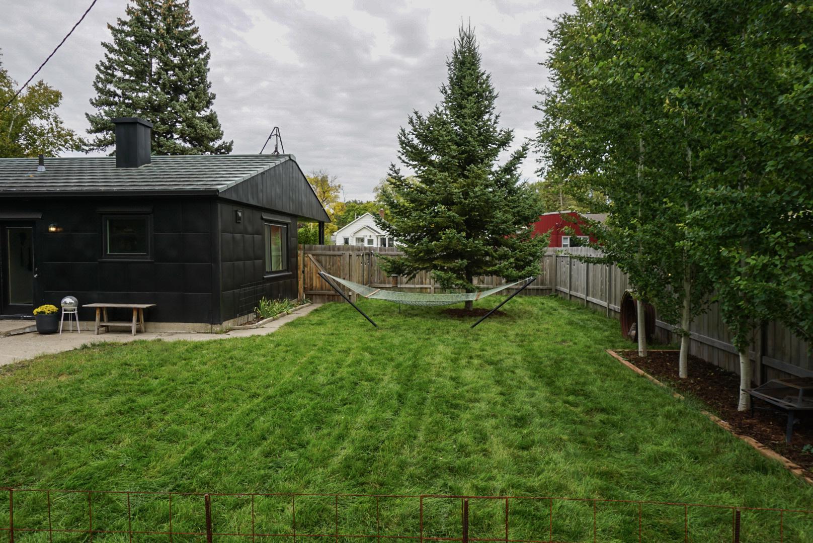 1950 single family home for sale at 1501 5th Street S in Fargo, ND — 2 bed, 1 bath (photo 6 of 38)