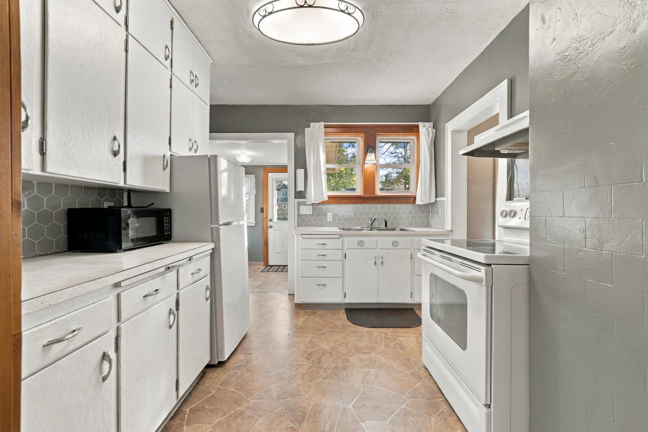 1930 single family home for sale at 313 4th Street NW in Bertha, MN — 2 bed, 2 bath (photo 17 of 36)