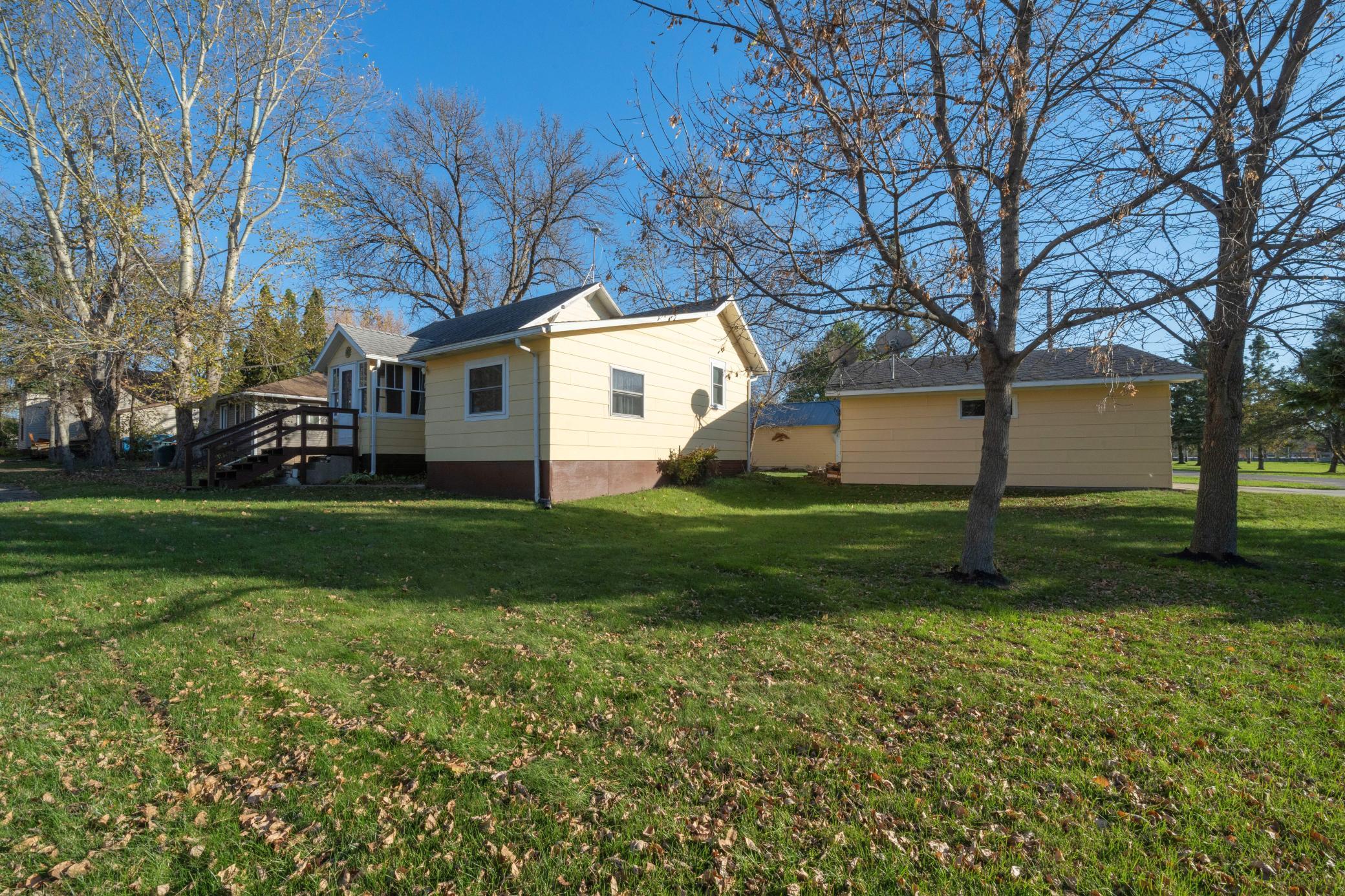 1930 single family home for sale at 313 4th Street NW in Bertha, MN — 2 bed, 2 bath (photo 4 of 36)