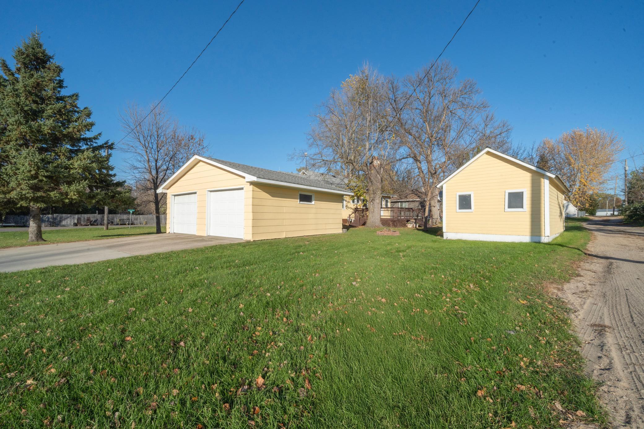 1930 single family home for sale at 313 4th Street NW in Bertha, MN — 2 bed, 2 bath (photo 5 of 36)