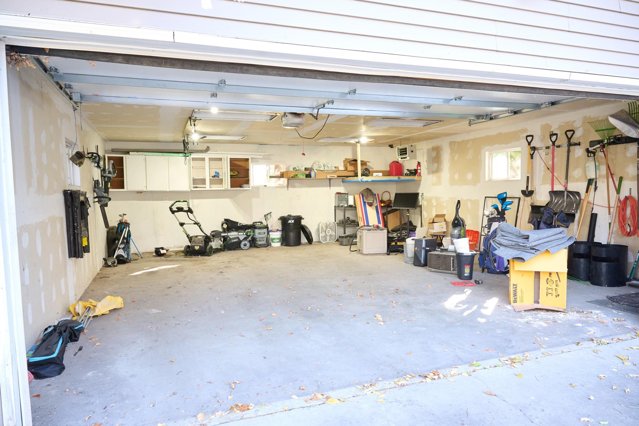 1904 single family home for sale at 610 University Drive S in Fargo, ND — 4 bed, 2 bath (photo 11 of 71)