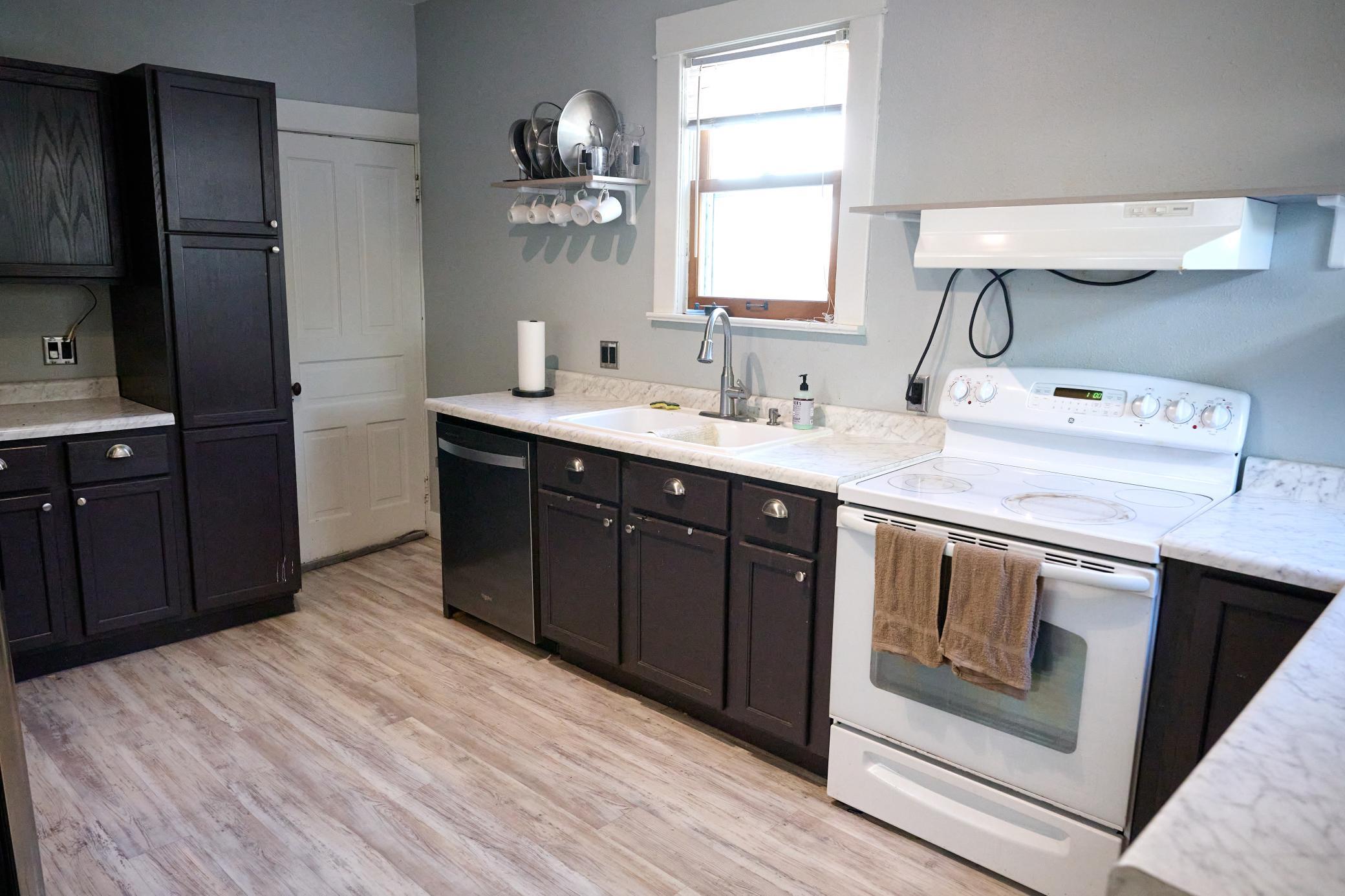 1904 single family home for sale at 610 University Drive S in Fargo, ND — 4 bed, 2 bath (photo 17 of 71)