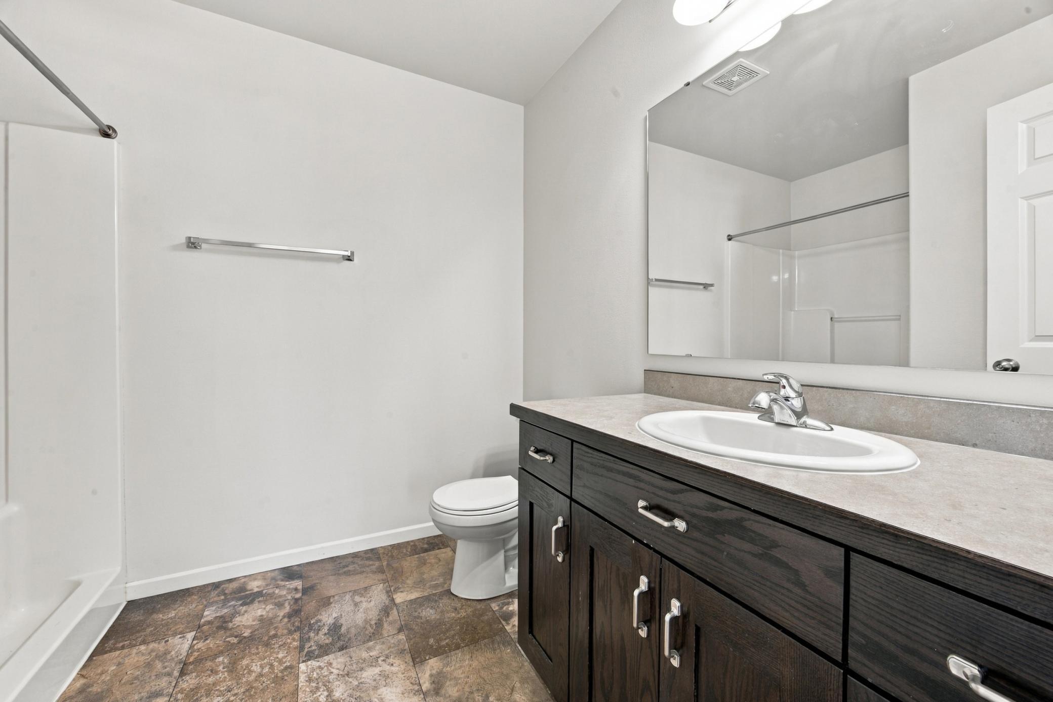 2013 single family home for sale at 3511 8th Street E in West Fargo, ND — 3 bed, 3 bath (photo 13 of 27)