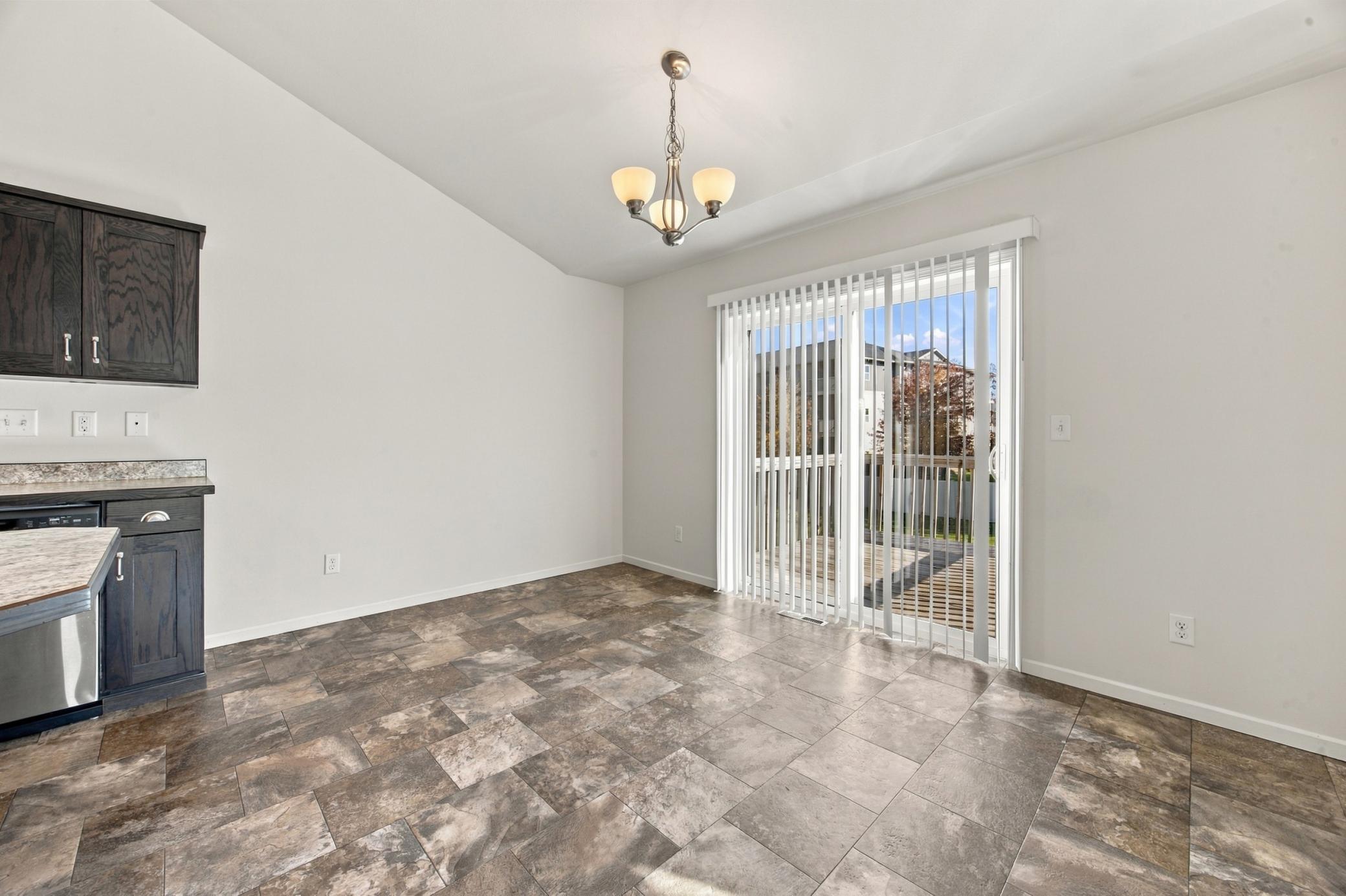 2013 single family home for sale at 3511 8th Street E in West Fargo, ND — 3 bed, 3 bath (photo 9 of 27)
