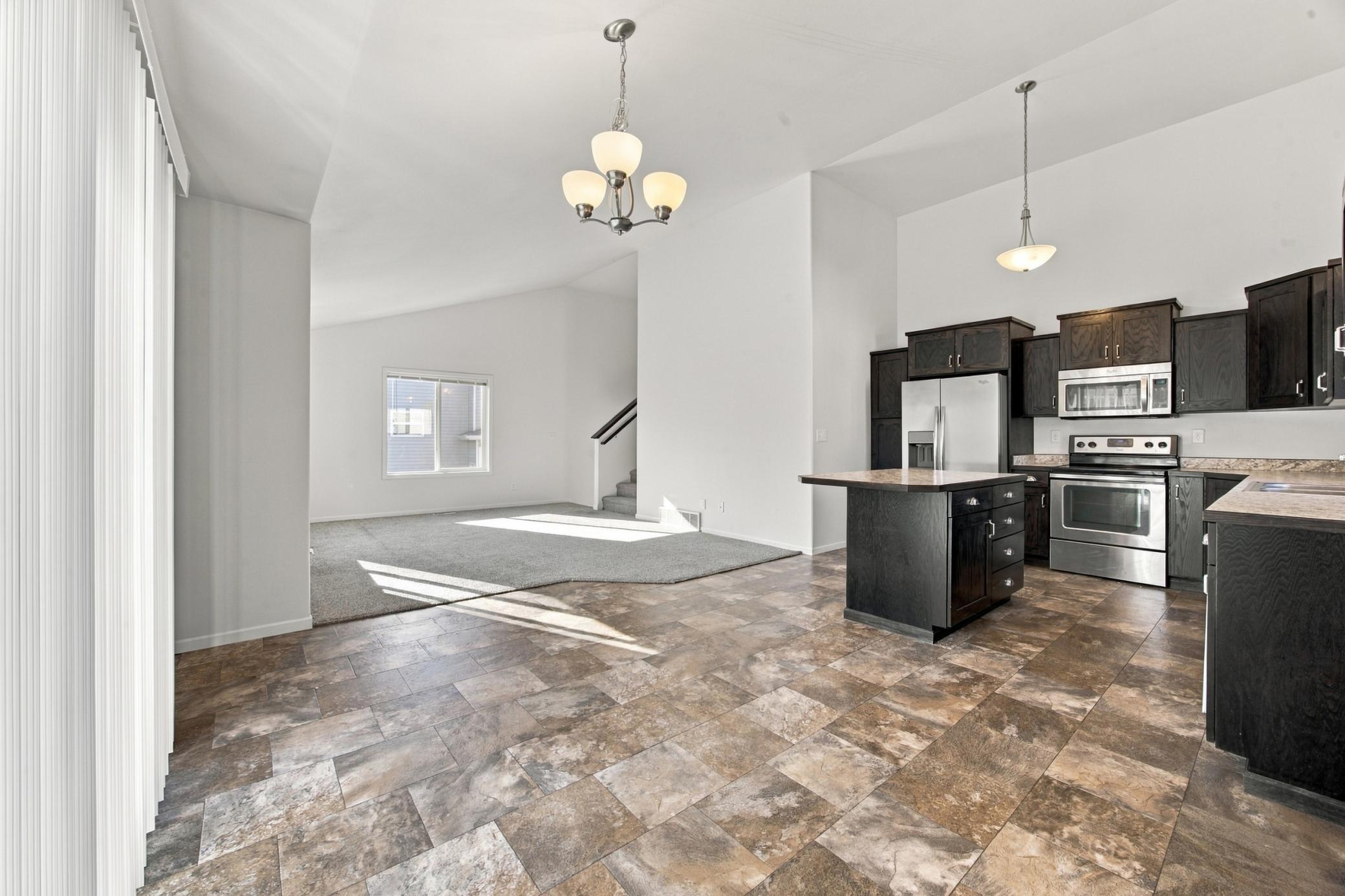 2013 single family home for sale at 3511 8th Street E in West Fargo, ND — 3 bed, 3 bath (photo 10 of 27)