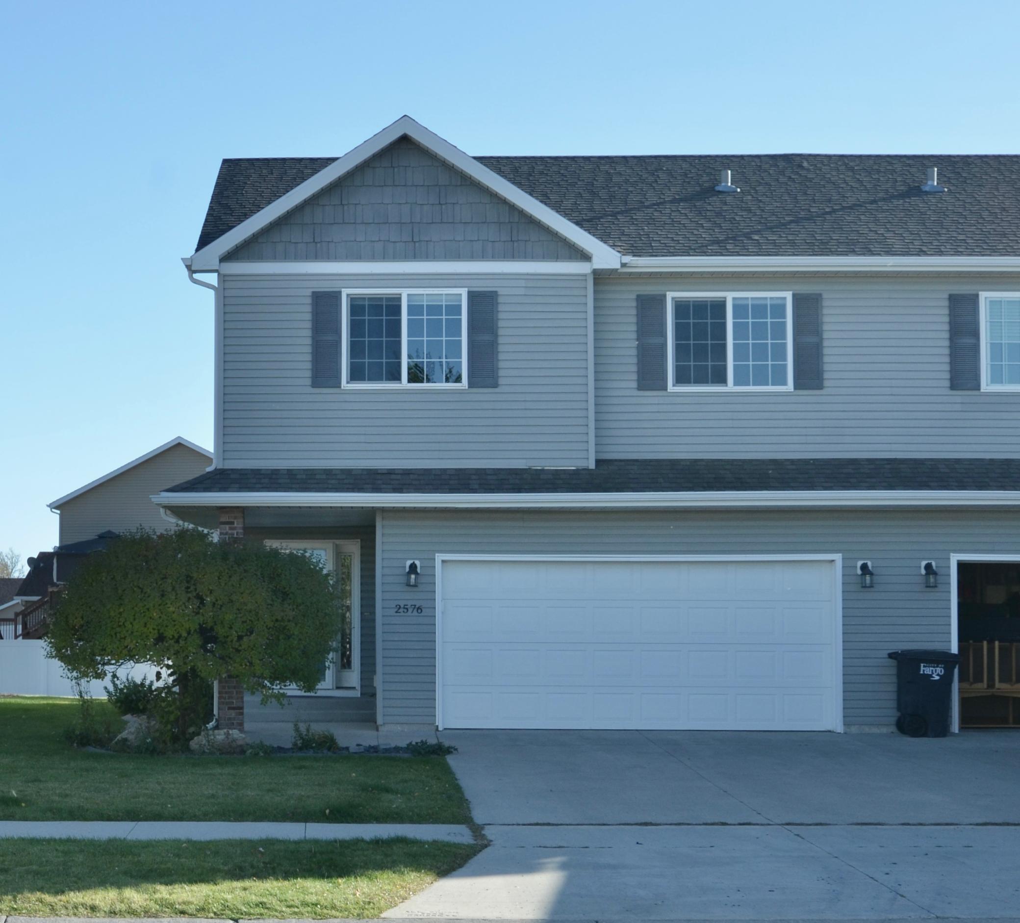 2009 twin home for sale at 2576 55th Avenue S in Fargo, ND — 3 bed, 3 bath
