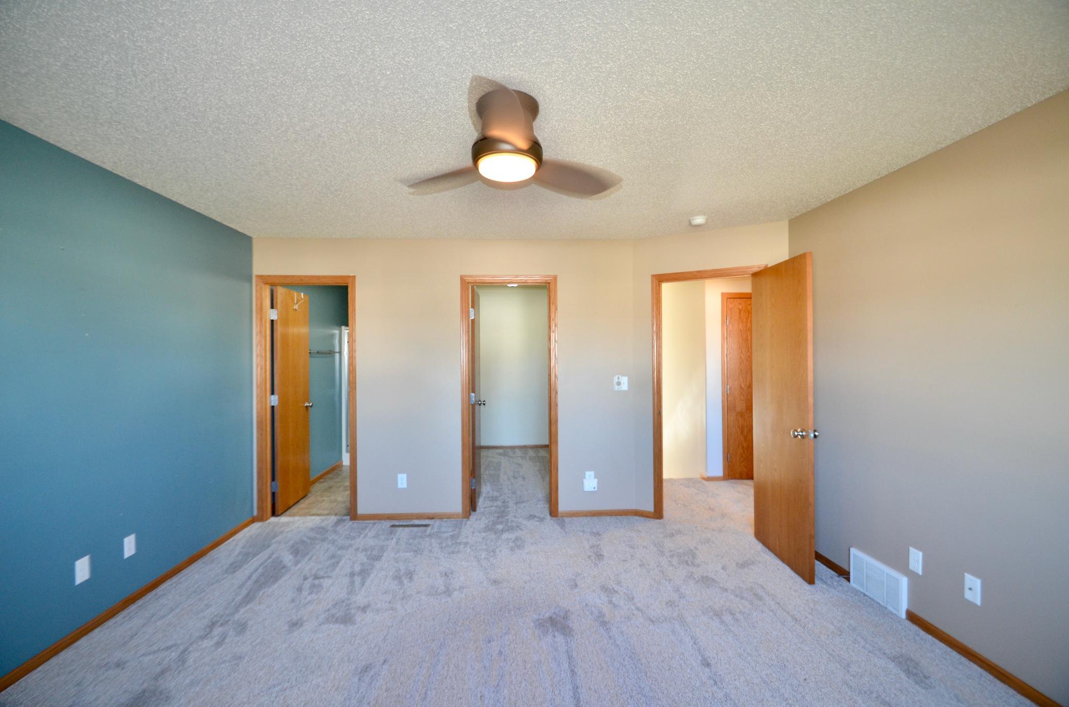 2009 twin home for sale at 2576 55th Avenue S in Fargo, ND — 3 bed, 3 bath (photo 11 of 35)