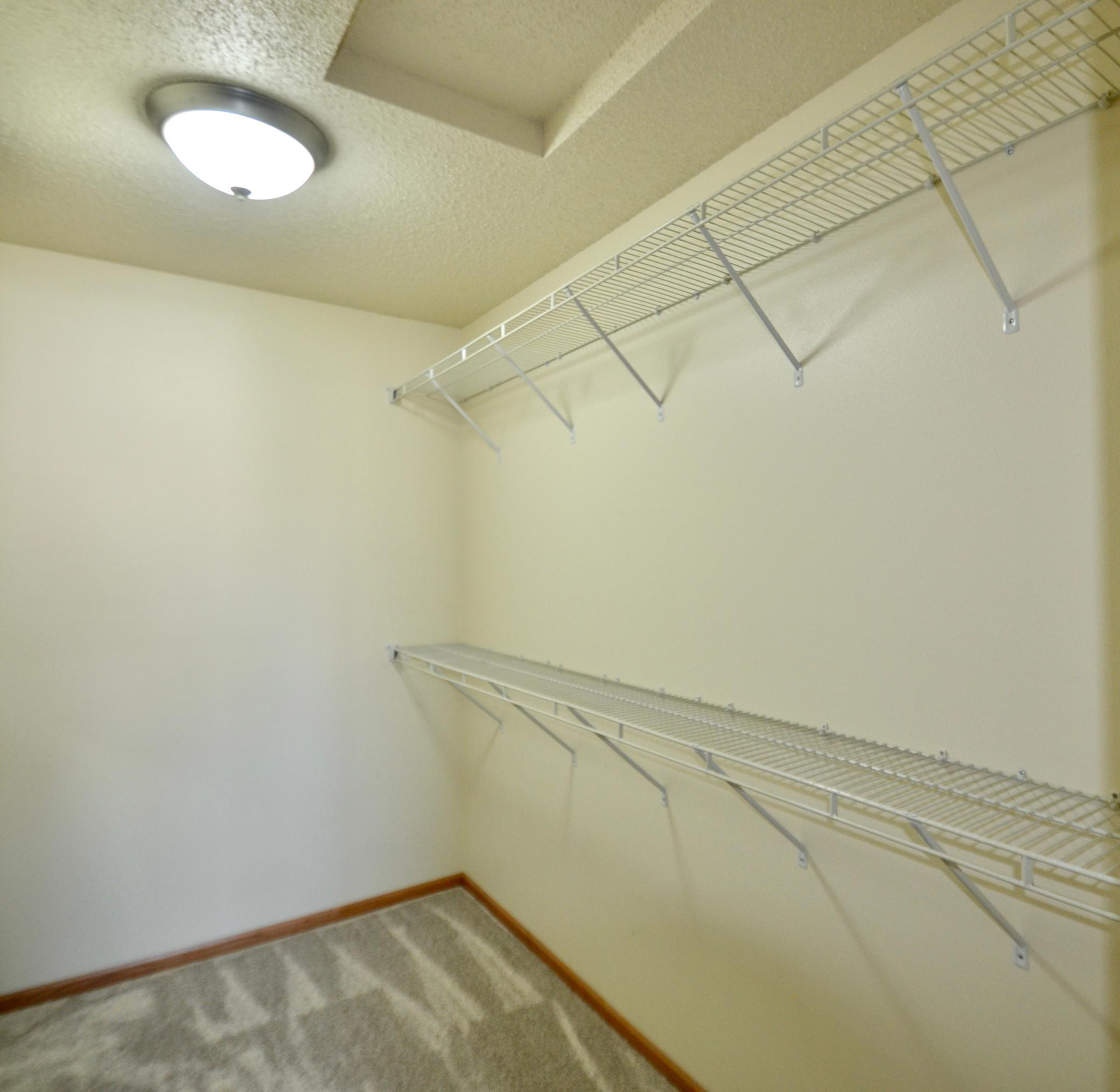 2009 twin home for sale at 2576 55th Avenue S in Fargo, ND — 3 bed, 3 bath (photo 12 of 35)