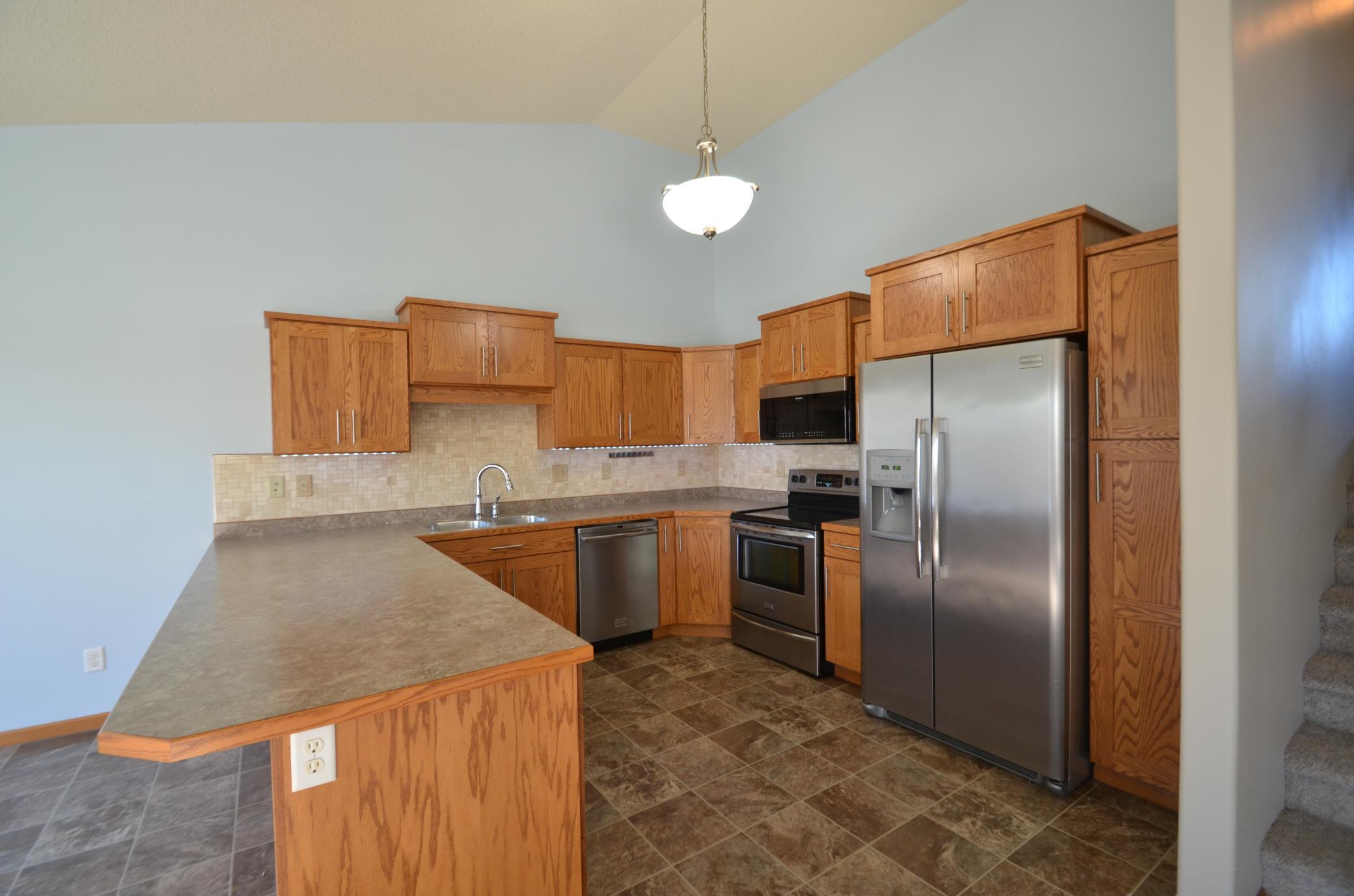 2009 twin home for sale at 2576 55th Avenue S in Fargo, ND — 3 bed, 3 bath (photo 16 of 35)