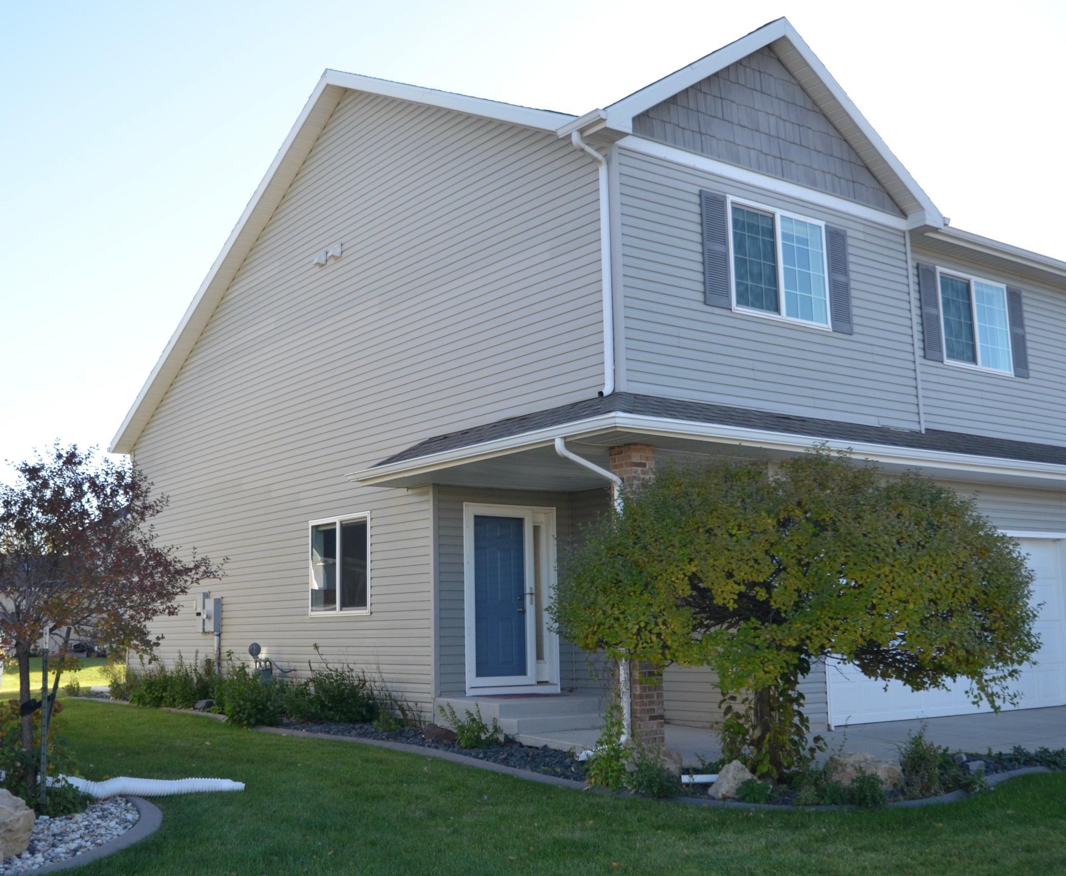 2009 twin home for sale at 2576 55th Avenue S in Fargo, ND — 3 bed, 3 bath (photo 31 of 35)