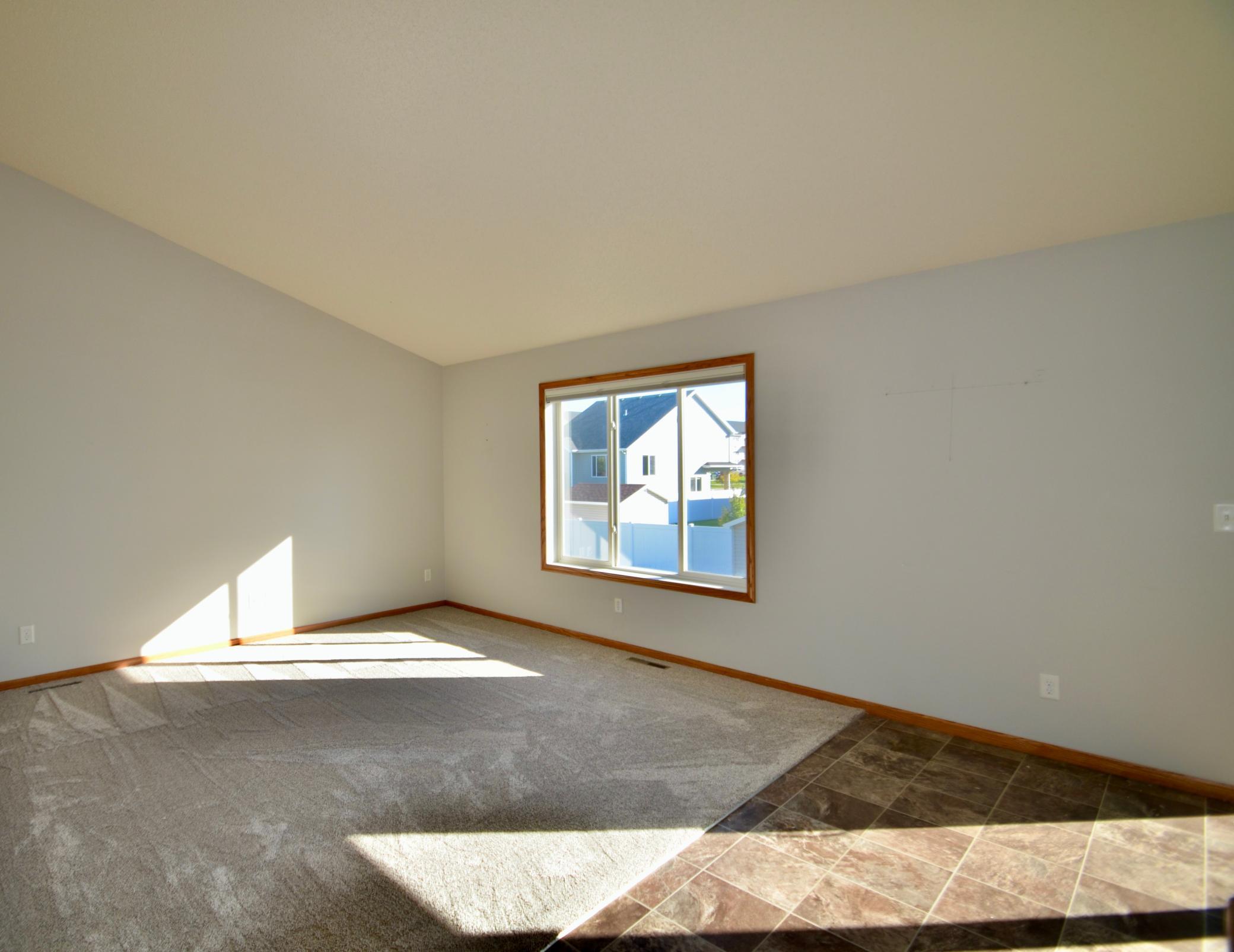 2009 twin home for sale at 2576 55th Avenue S in Fargo, ND — 3 bed, 3 bath (photo 5 of 35)
