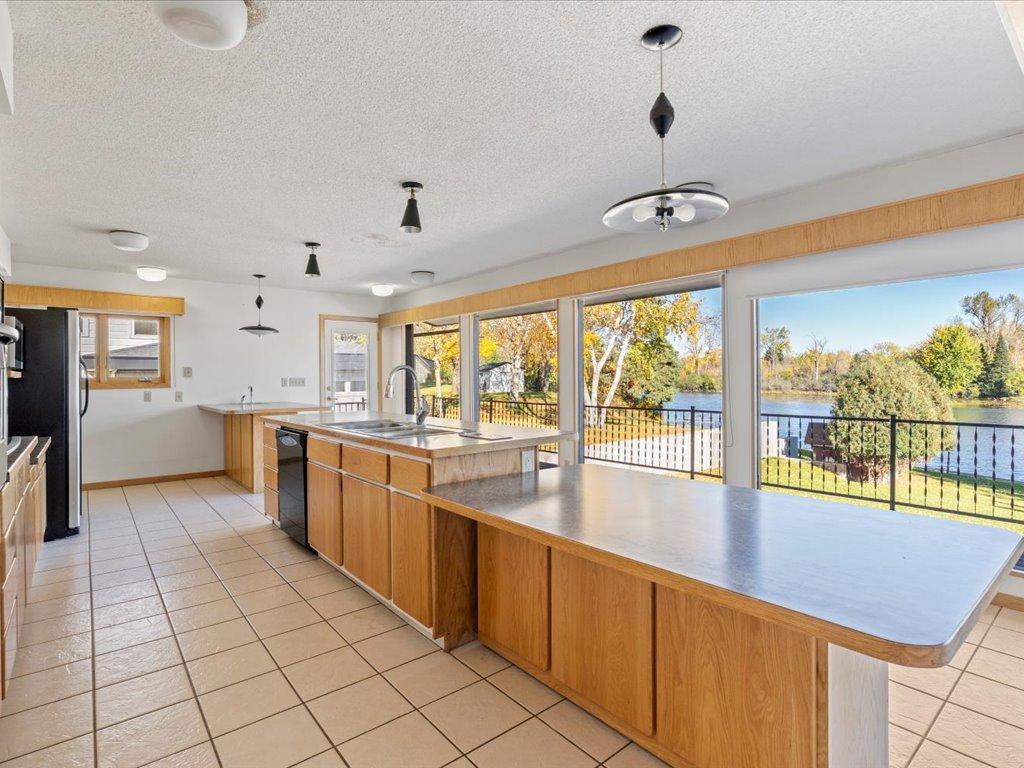 1967 single family home for sale at 412 Park Avenue N in Park Rapids, MN — 6 bed, 6 bath (photo 18 of 76)