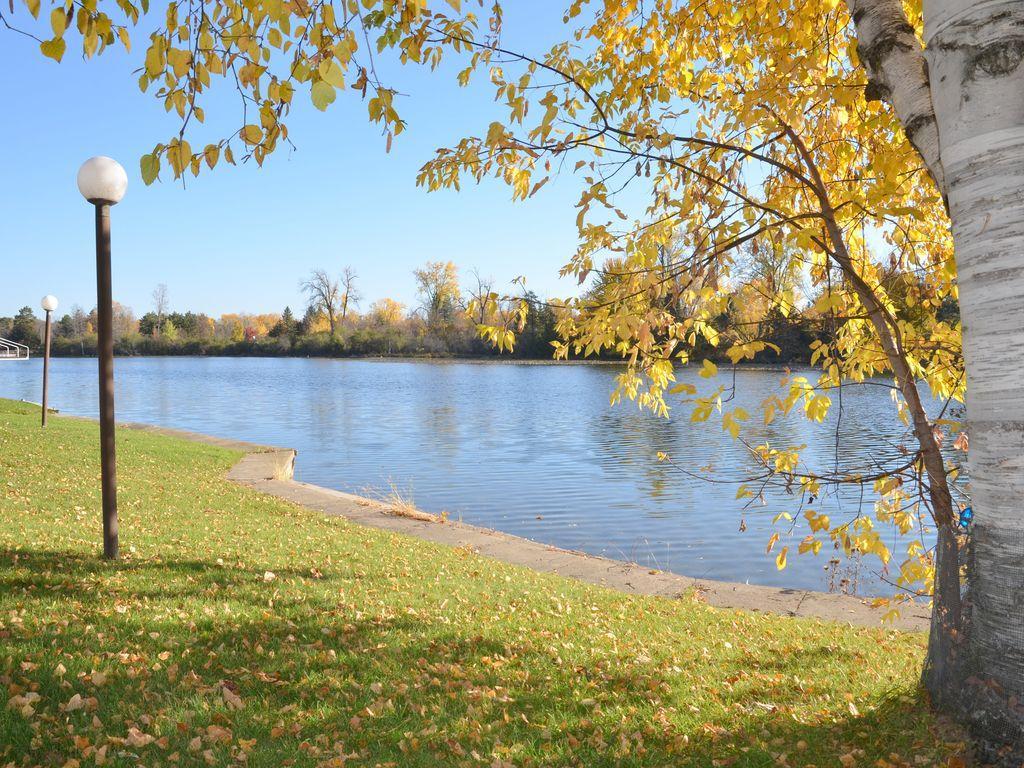 1967 single family home for sale at 412 Park Avenue N in Park Rapids, MN — 6 bed, 6 bath (photo 3 of 76)