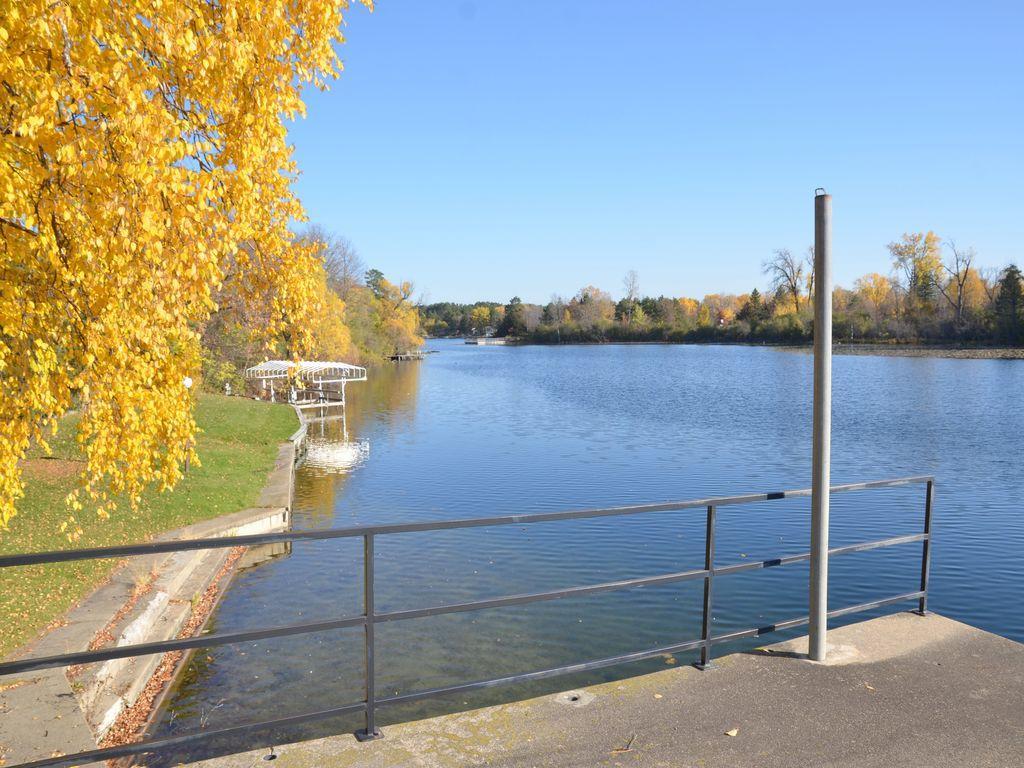 1967 single family home for sale at 412 Park Avenue N in Park Rapids, MN — 6 bed, 6 bath (photo 5 of 76)