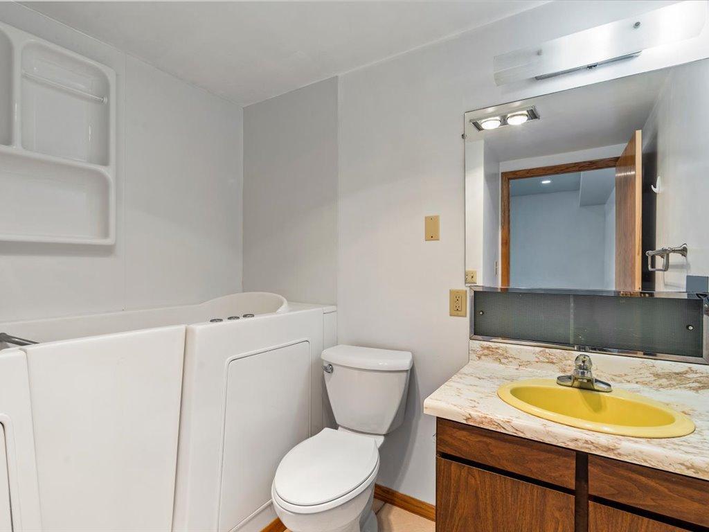 1967 single family home for sale at 412 Park Avenue N in Park Rapids, MN — 6 bed, 6 bath (photo 42 of 76)