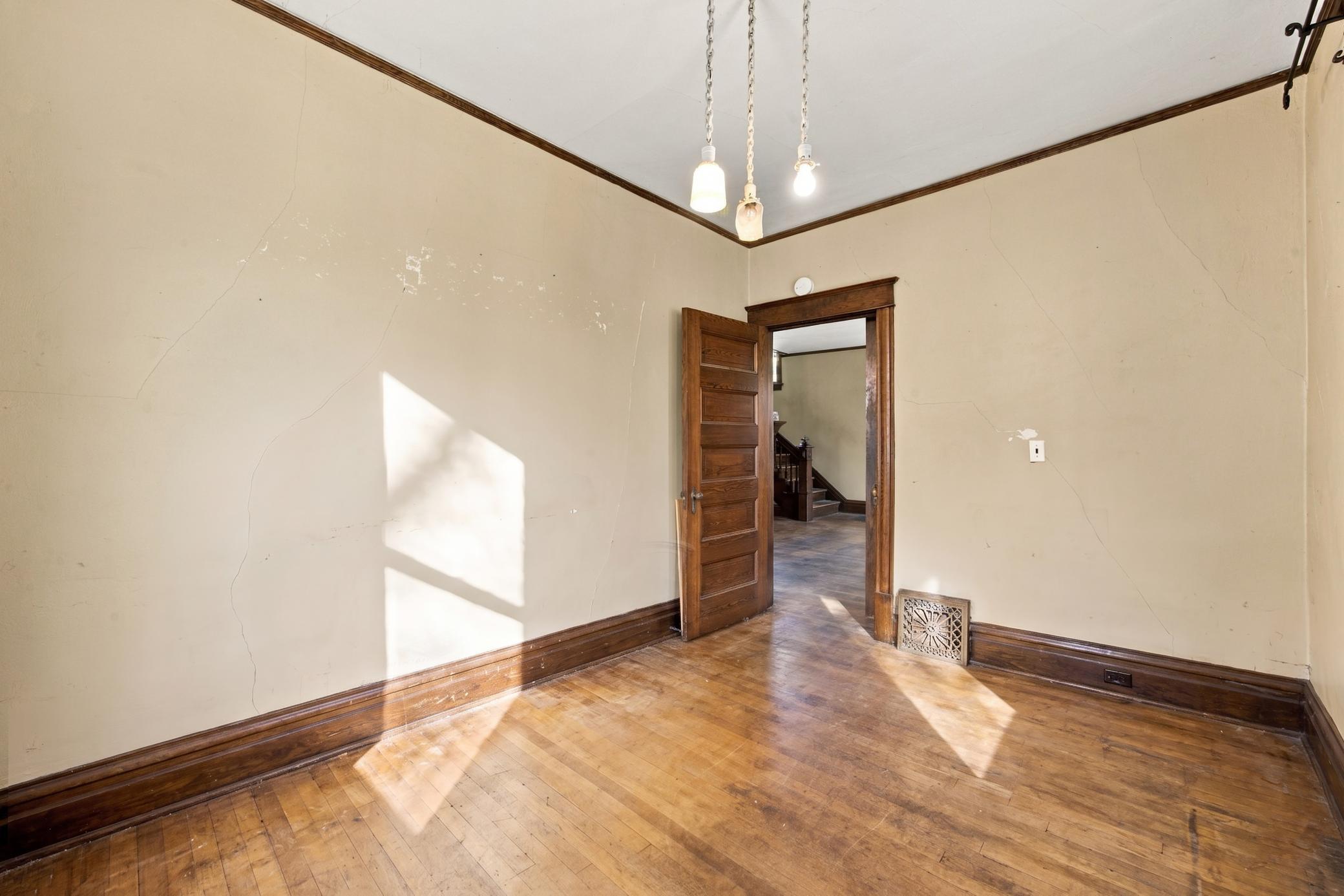 1905 single family home for sale at 503 9th Street S in Fargo, ND — 4 bed, 1 bath (photo 14 of 32)