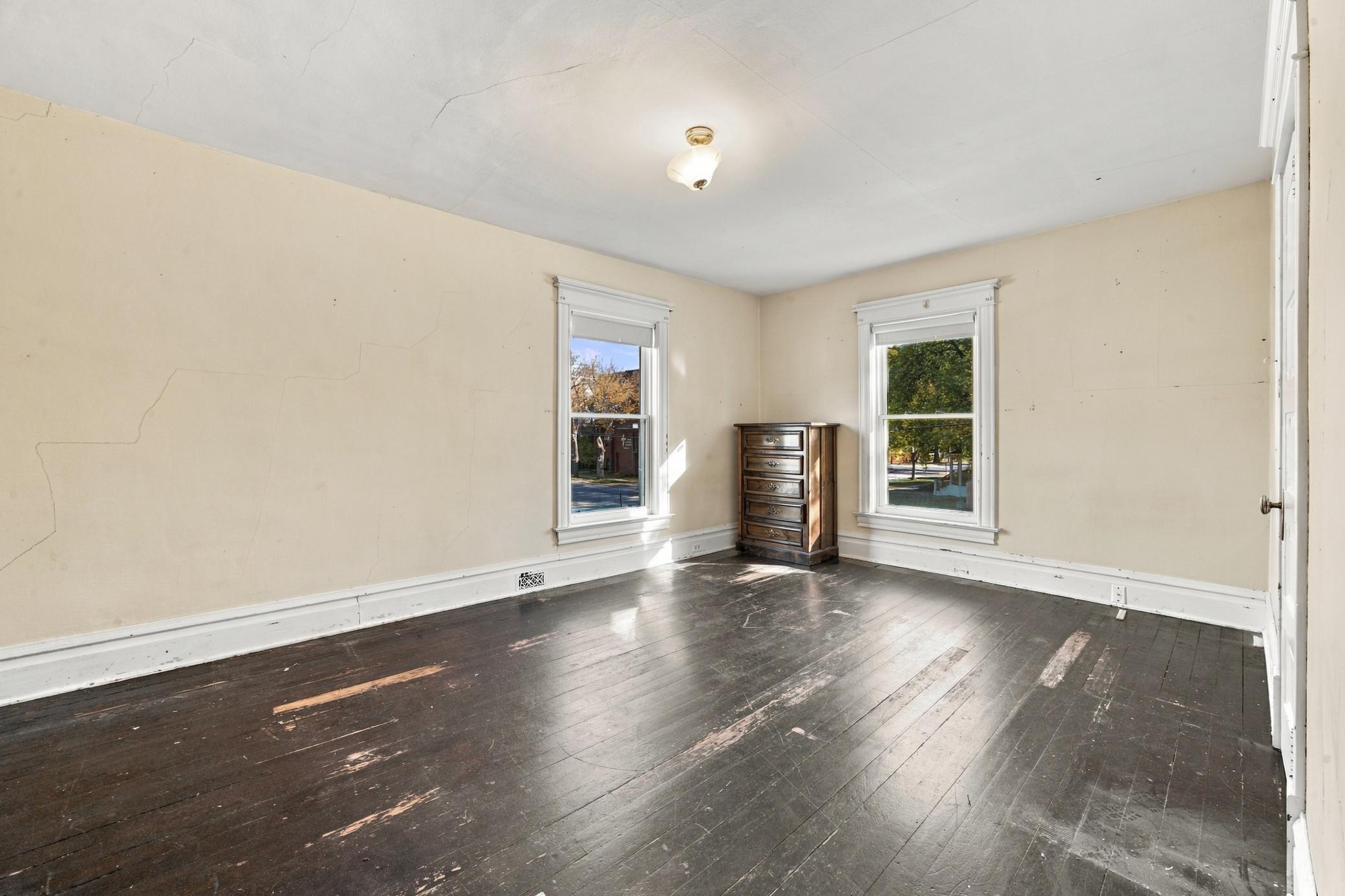 1905 single family home for sale at 503 9th Street S in Fargo, ND — 4 bed, 1 bath (photo 15 of 32)