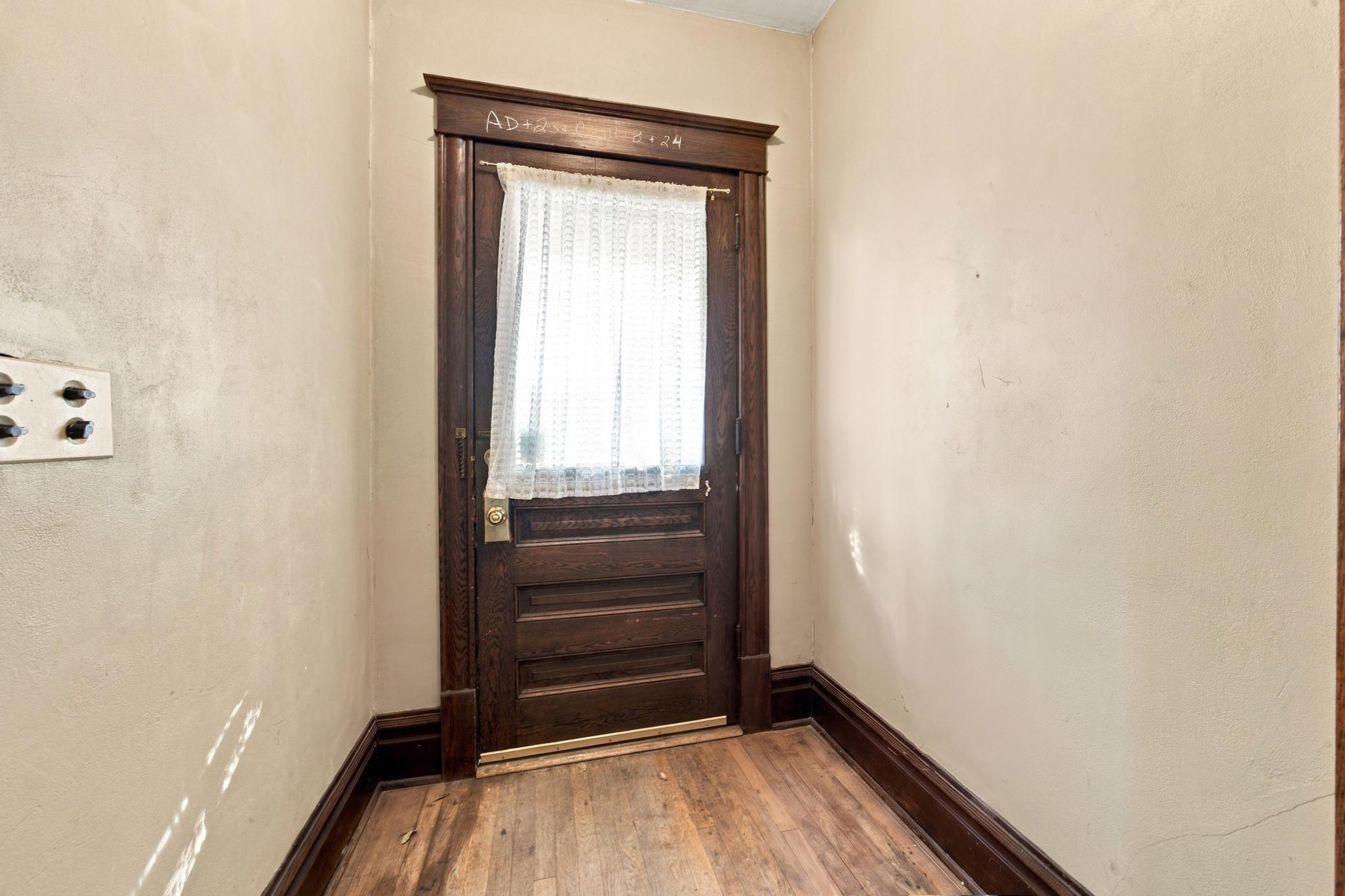 1905 single family home for sale at 503 9th Street S in Fargo, ND — 4 bed, 1 bath (photo 17 of 32)