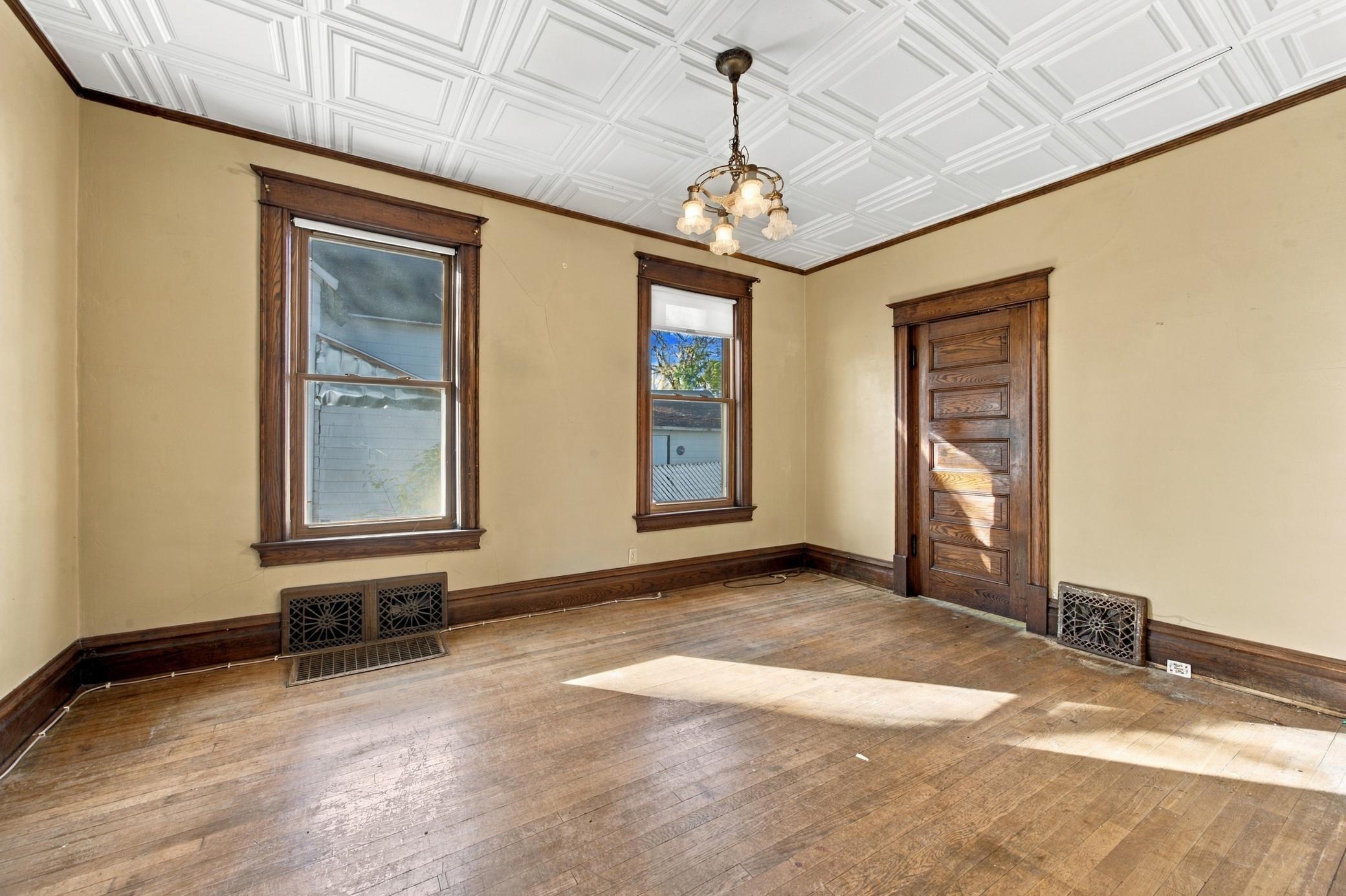 1905 single family home for sale at 503 9th Street S in Fargo, ND — 4 bed, 1 bath (photo 18 of 32)