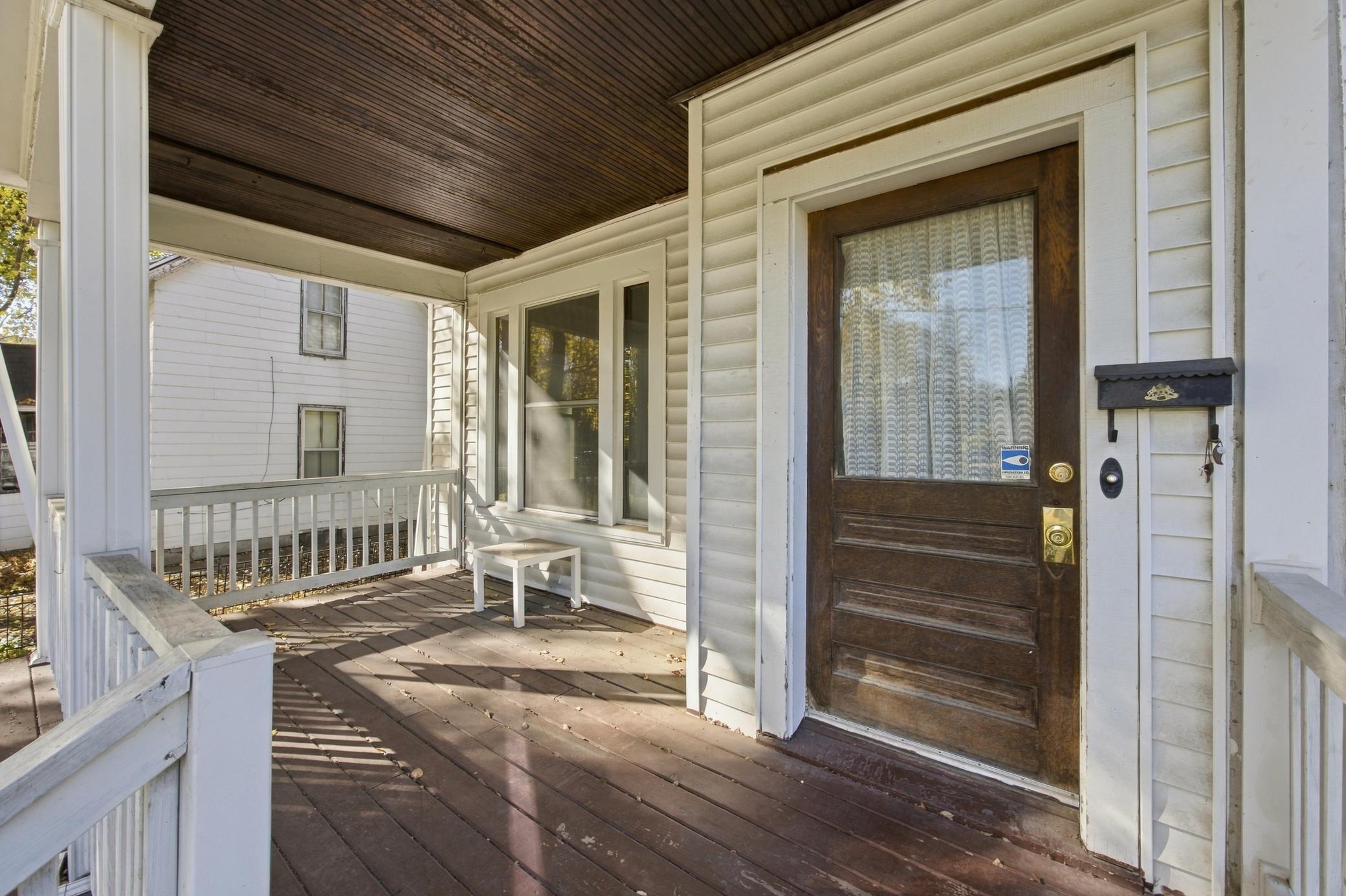 1905 single family home for sale at 503 9th Street S in Fargo, ND — 4 bed, 1 bath (photo 3 of 32)