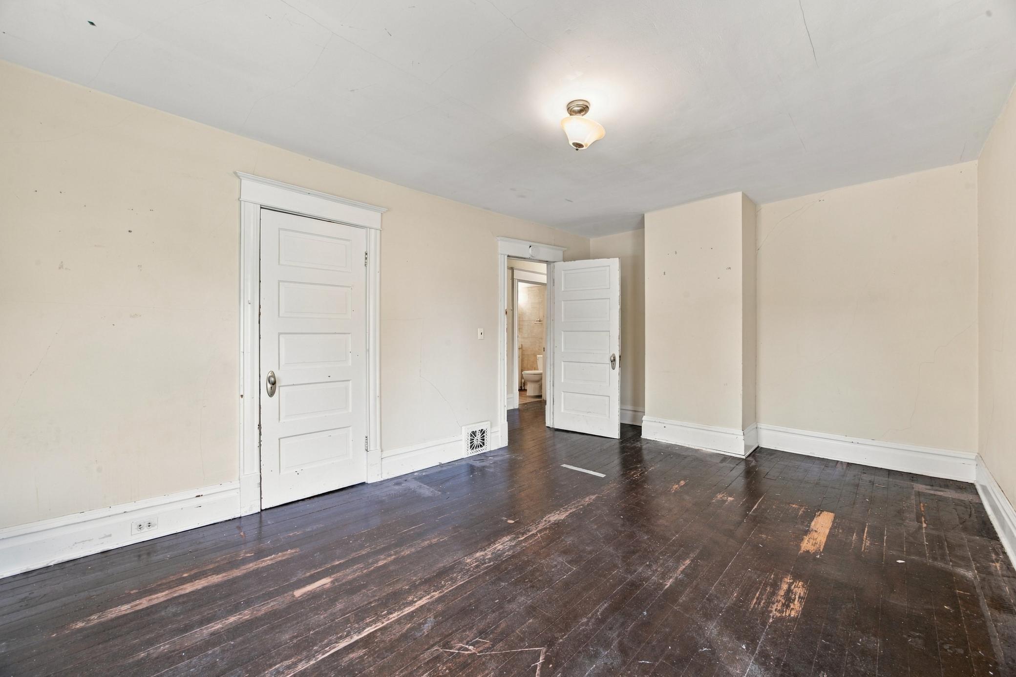 1905 single family home for sale at 503 9th Street S in Fargo, ND — 4 bed, 1 bath (photo 21 of 32)