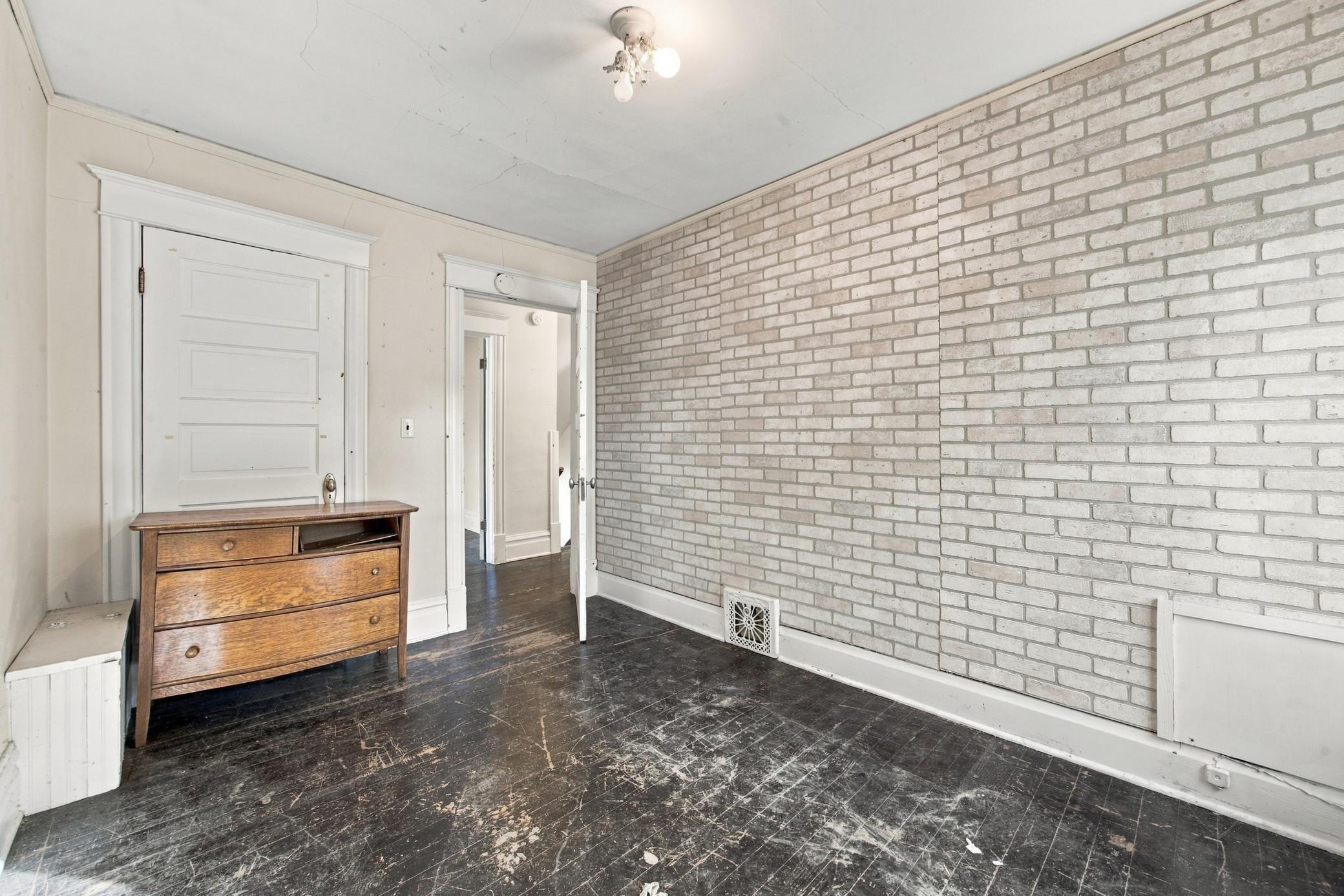 1905 single family home for sale at 503 9th Street S in Fargo, ND — 4 bed, 1 bath (photo 25 of 32)