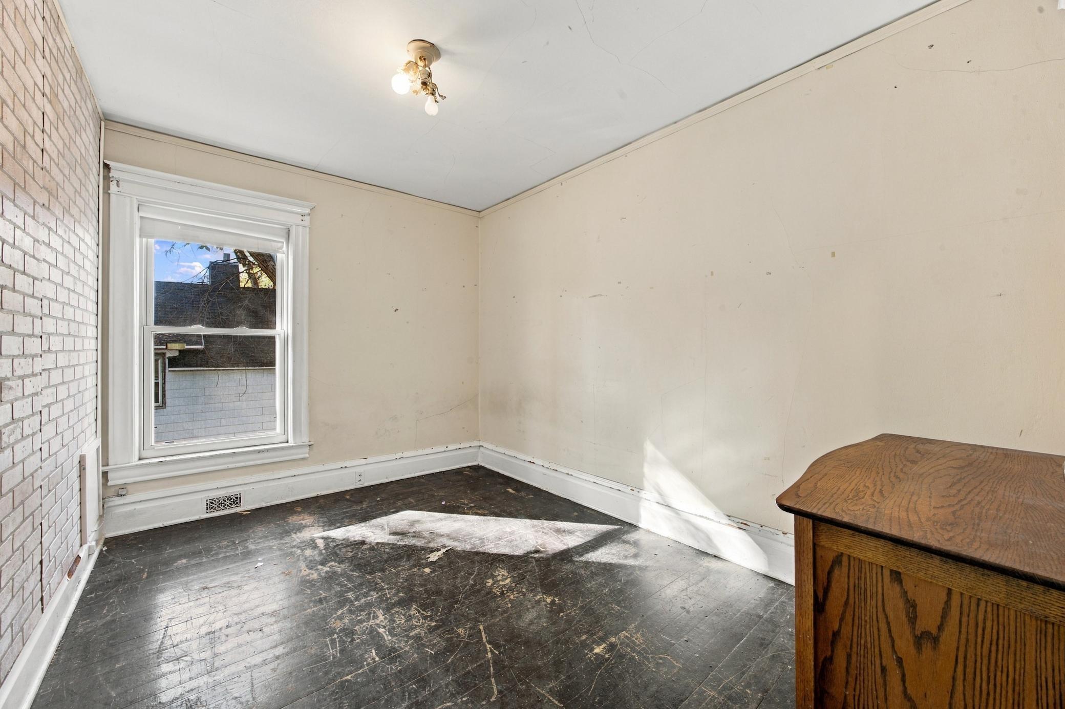 1905 single family home for sale at 503 9th Street S in Fargo, ND — 4 bed, 1 bath (photo 29 of 32)