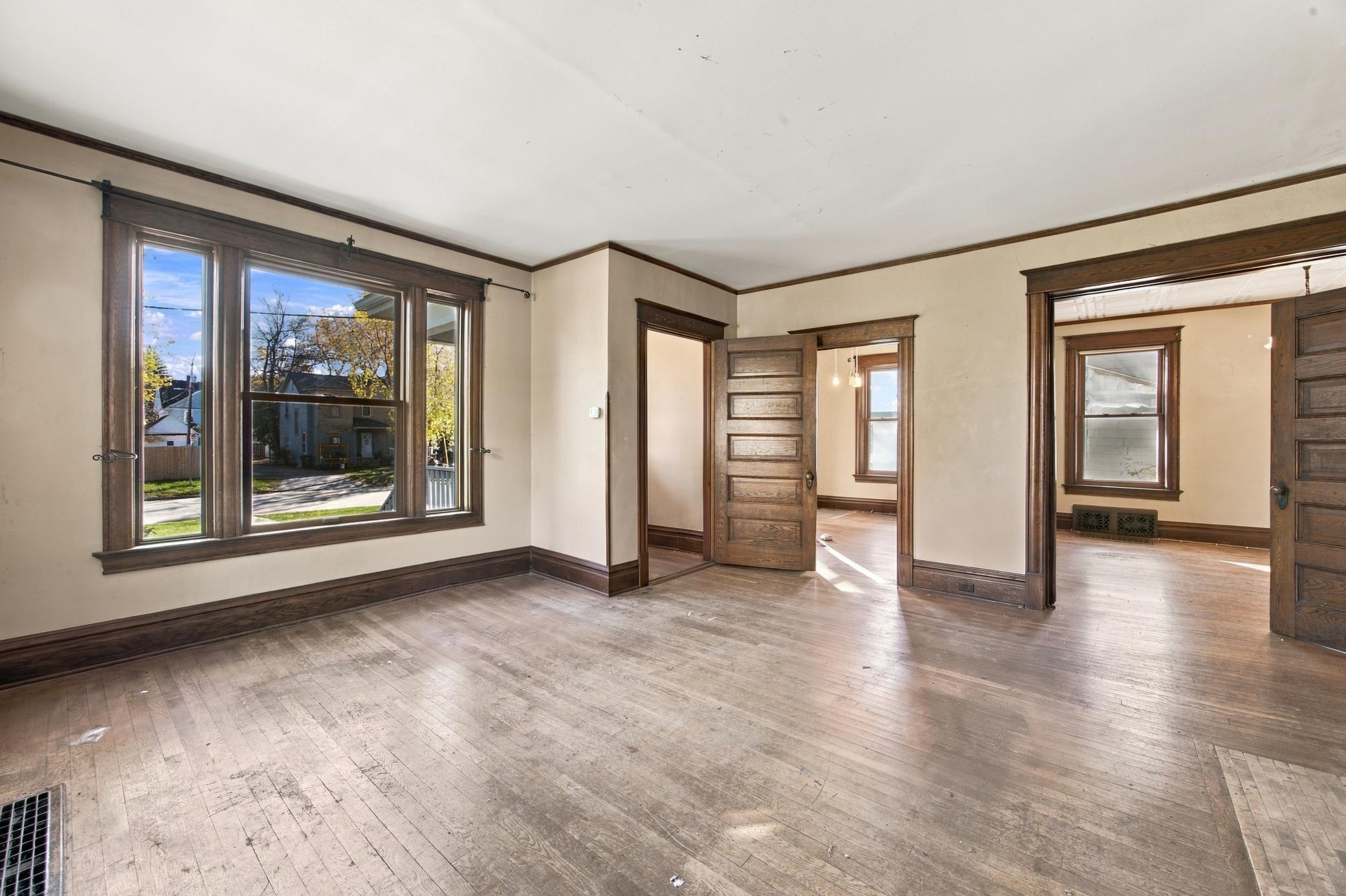 1905 single family home for sale at 503 9th Street S in Fargo, ND — 4 bed, 1 bath (photo 7 of 32)
