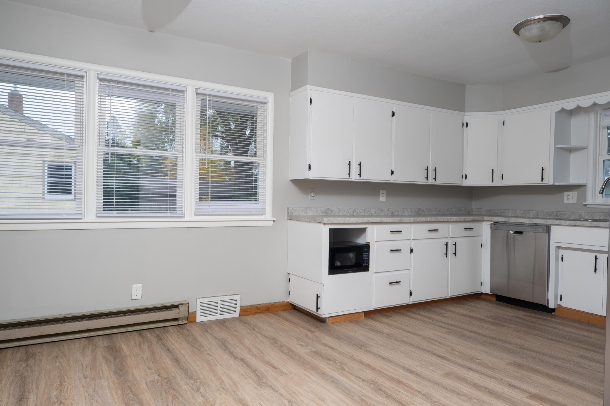 1954 single family home for sale at 1604 3rd Street S in Moorhead, MN — 4 bed, 2 bath (photo 7 of 19)