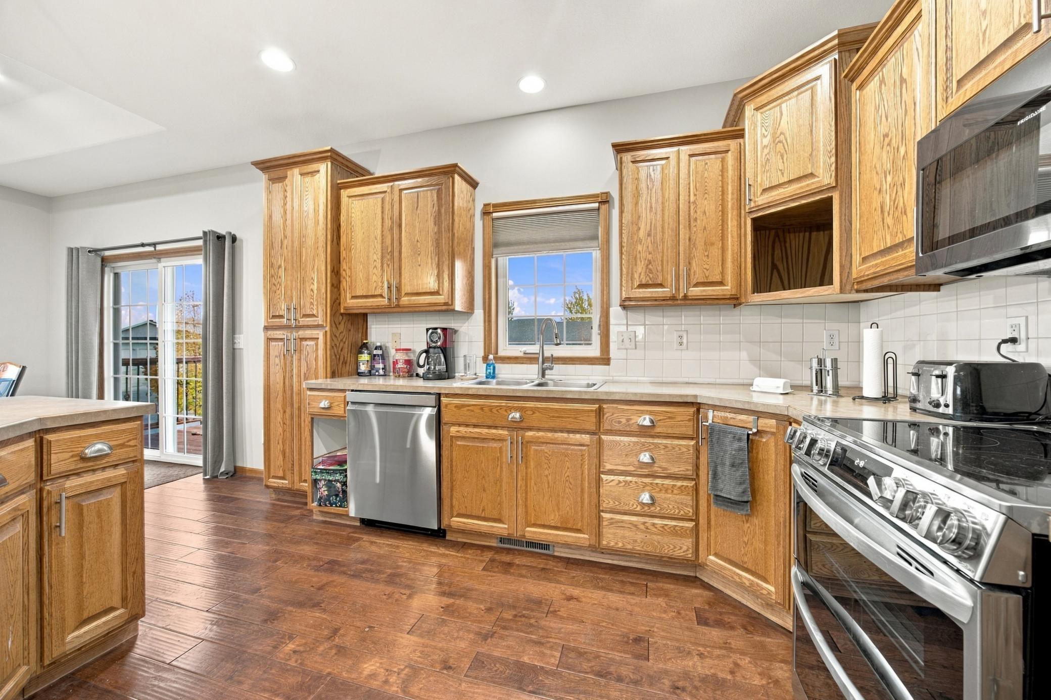 2008 single family home for sale at 442 33rd Street N in Moorhead, MN — 4 bed, 3 bath (photo 11 of 57)