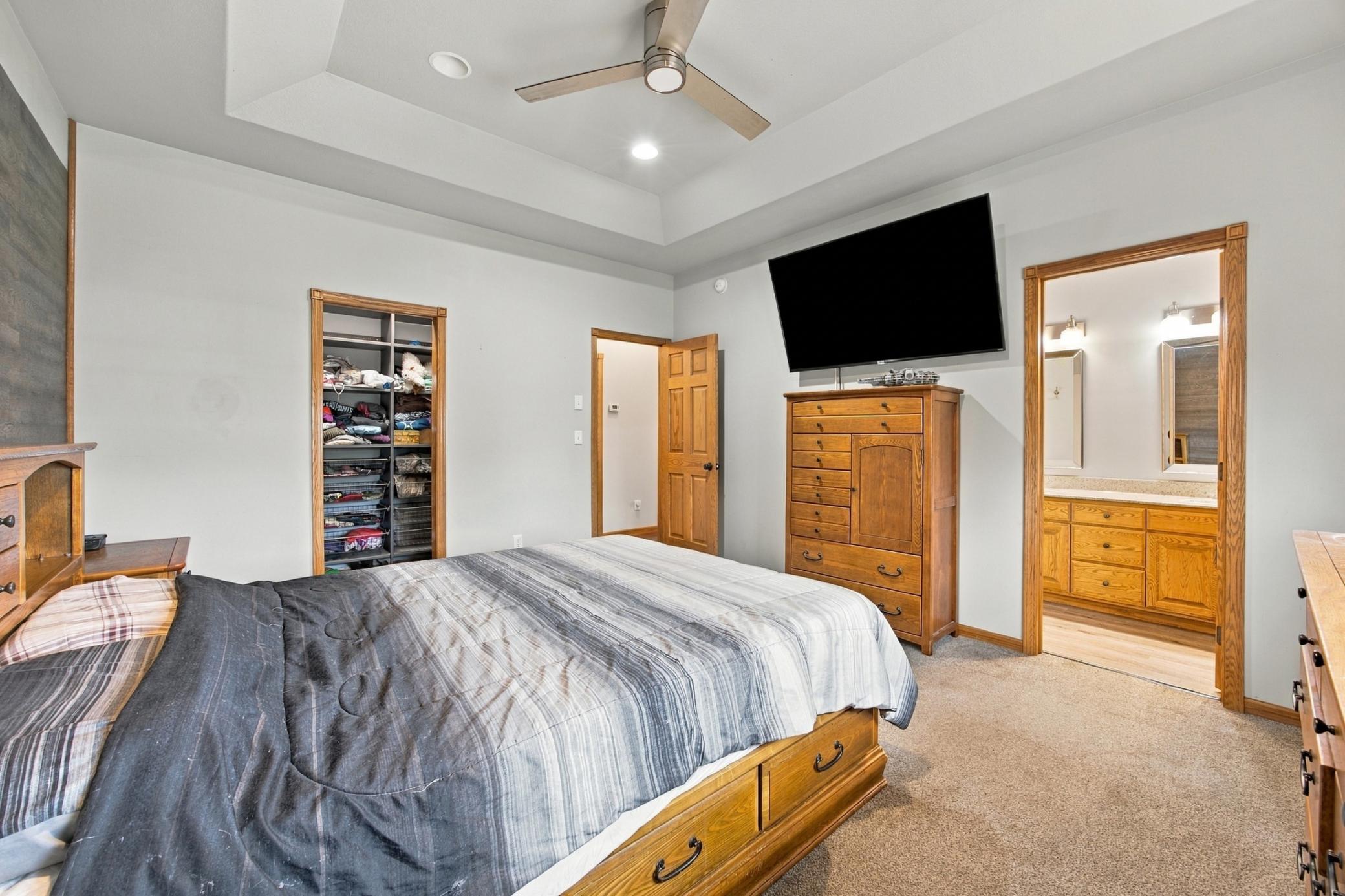 2008 single family home for sale at 442 33rd Street N in Moorhead, MN — 4 bed, 3 bath (photo 18 of 57)
