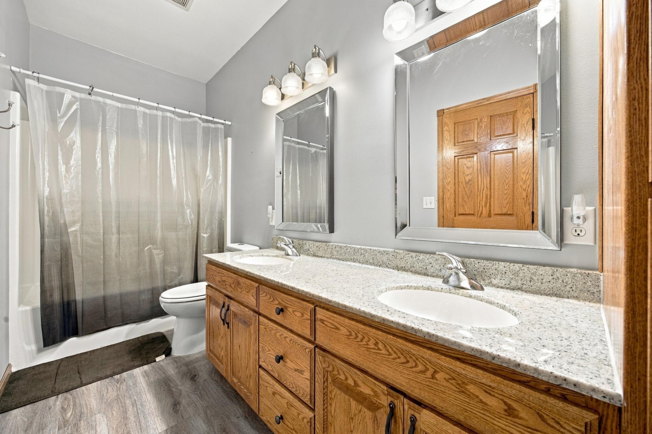 2008 single family home for sale at 442 33rd Street N in Moorhead, MN — 4 bed, 3 bath (photo 19 of 57)