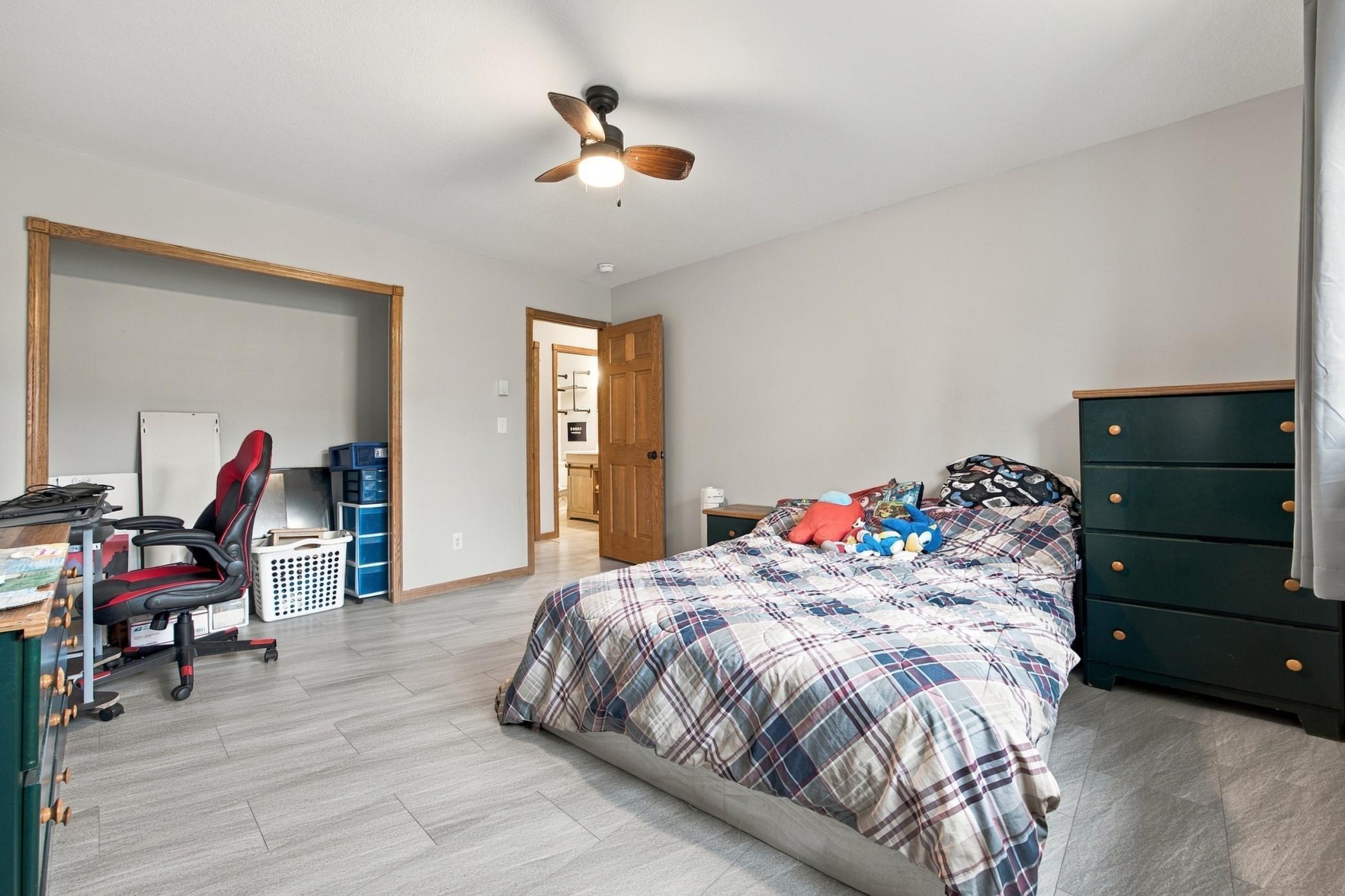2008 single family home for sale at 442 33rd Street N in Moorhead, MN — 4 bed, 3 bath (photo 29 of 57)
